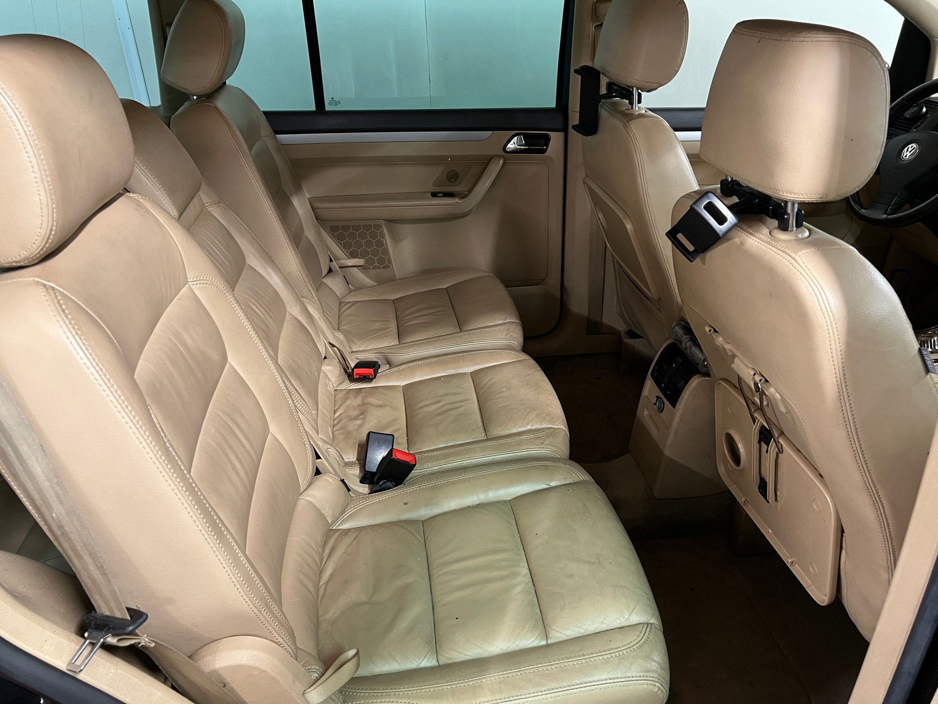 VW Touran 2.0 FSI Highline-image-11
