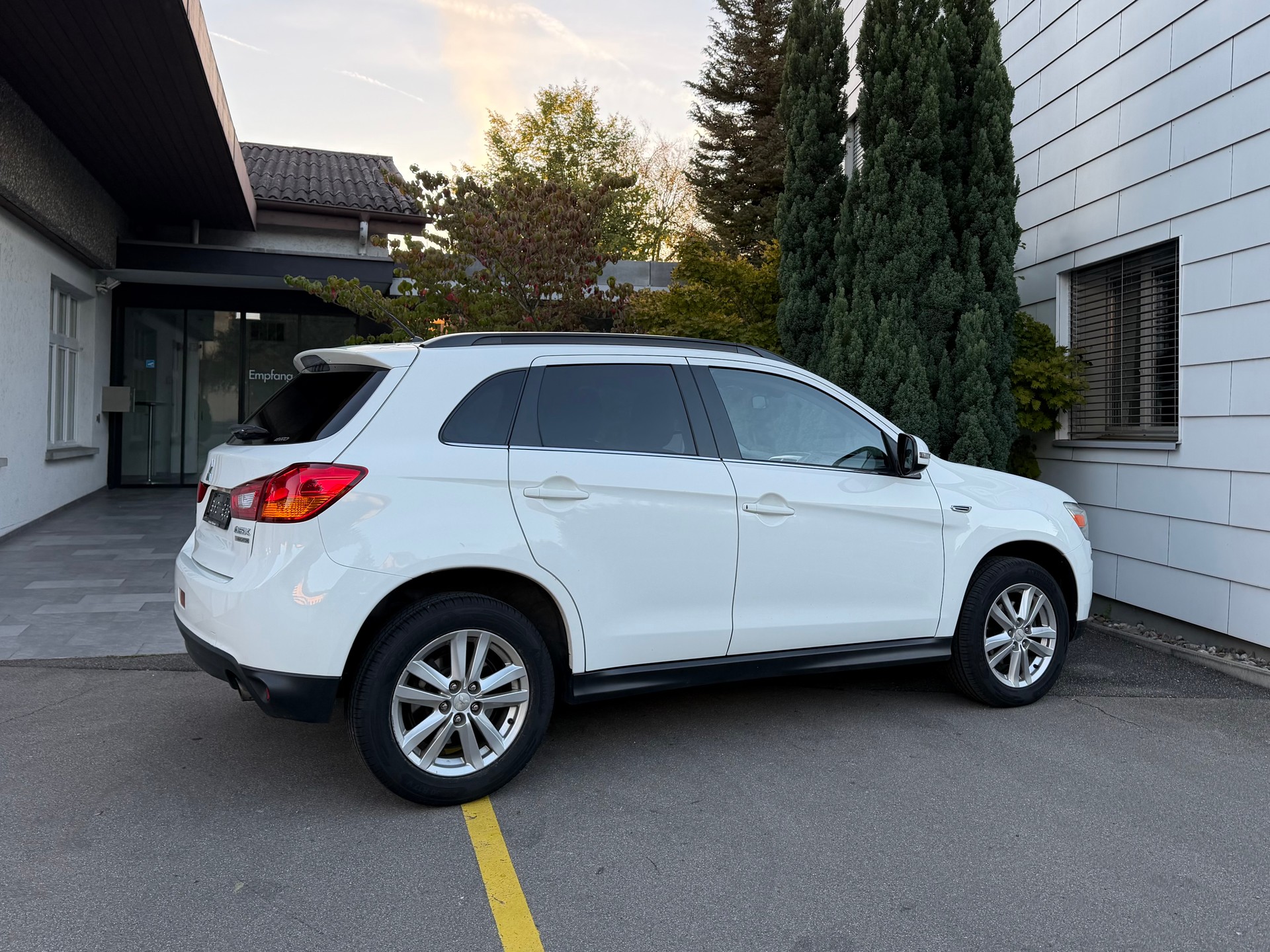 MITSUBISHI ASX 2.2 DID Navigator 4x4 4WD Automatic *Top-Zustand*ab MFK*Servicegepflegt*-image-2