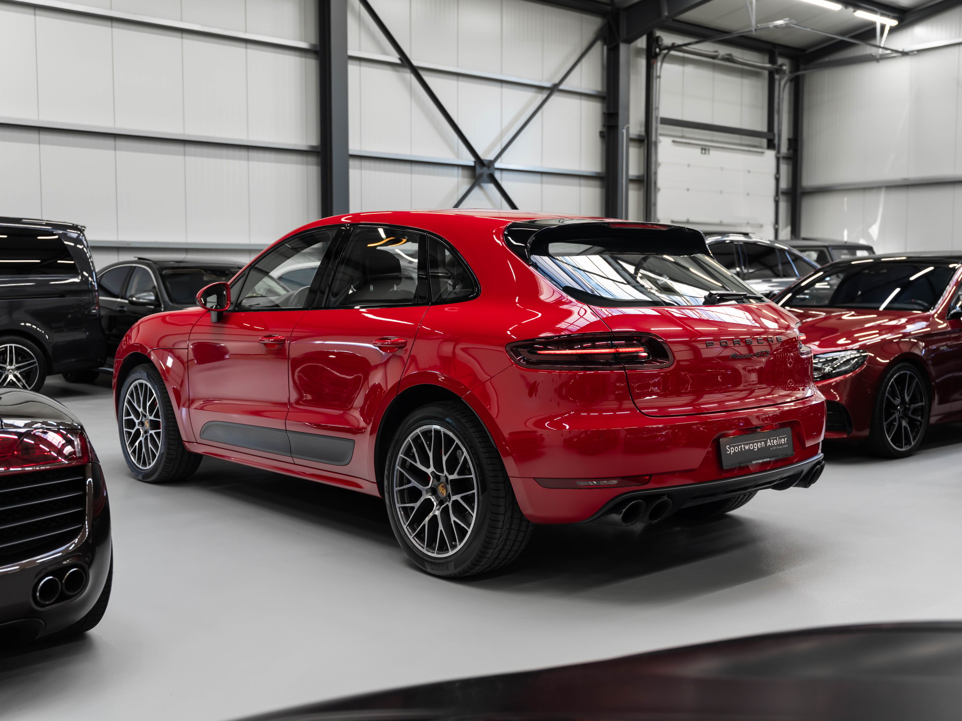 PORSCHE Macan GTS PDK-showroom-element-1