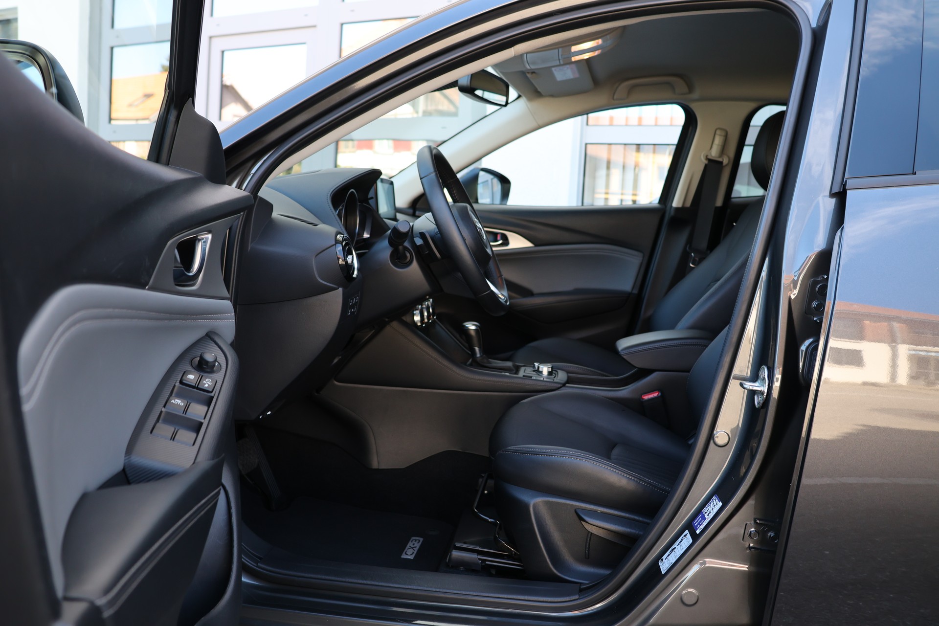 MAZDA CX-3 SKYACTIV-G 121 Revolution FWD Automat (CH)-image-9