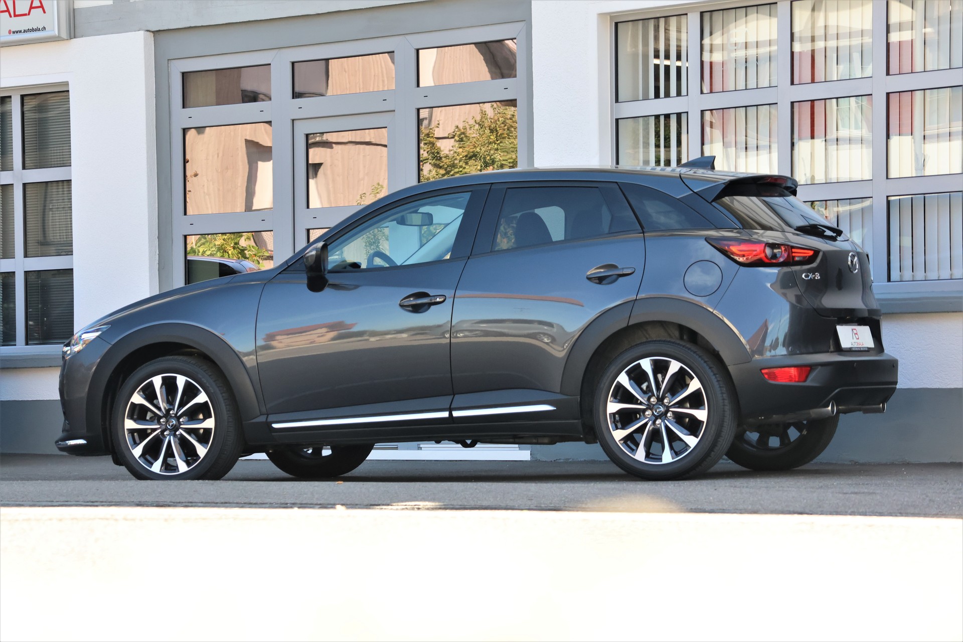 MAZDA CX-3 SKYACTIV-G 121 Revolution FWD Automat (CH)-image-3