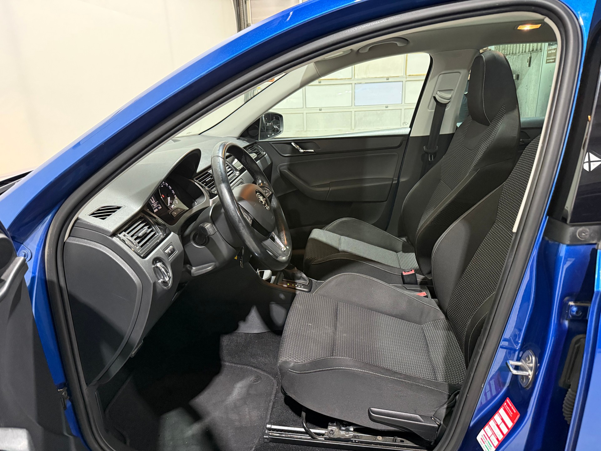 SKODA Rapid Spaceback 1.4 TSI Elegance DSG-image-12