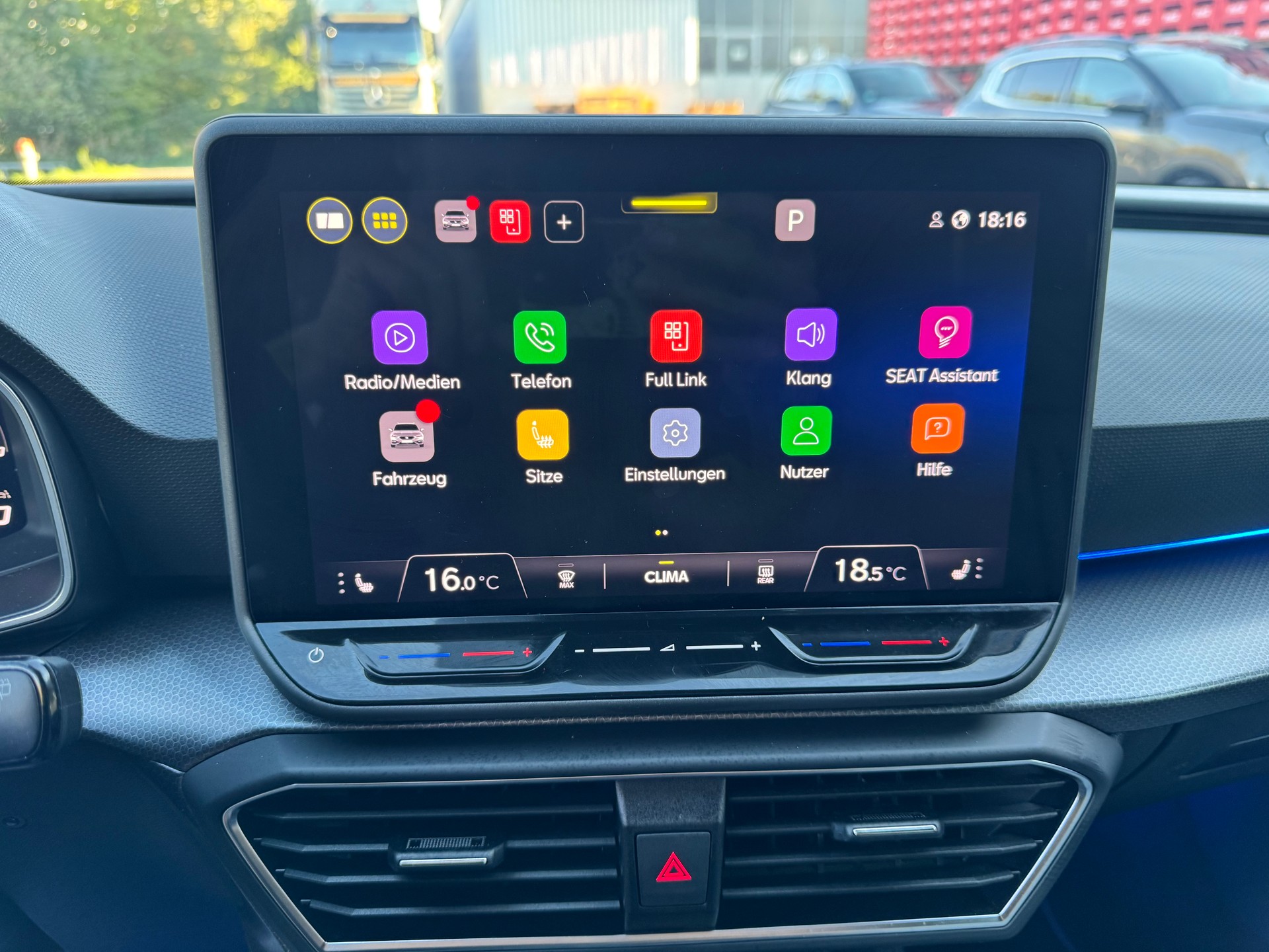 SEAT Leon 1.5 eTSI mHEV DSG Style-image-24