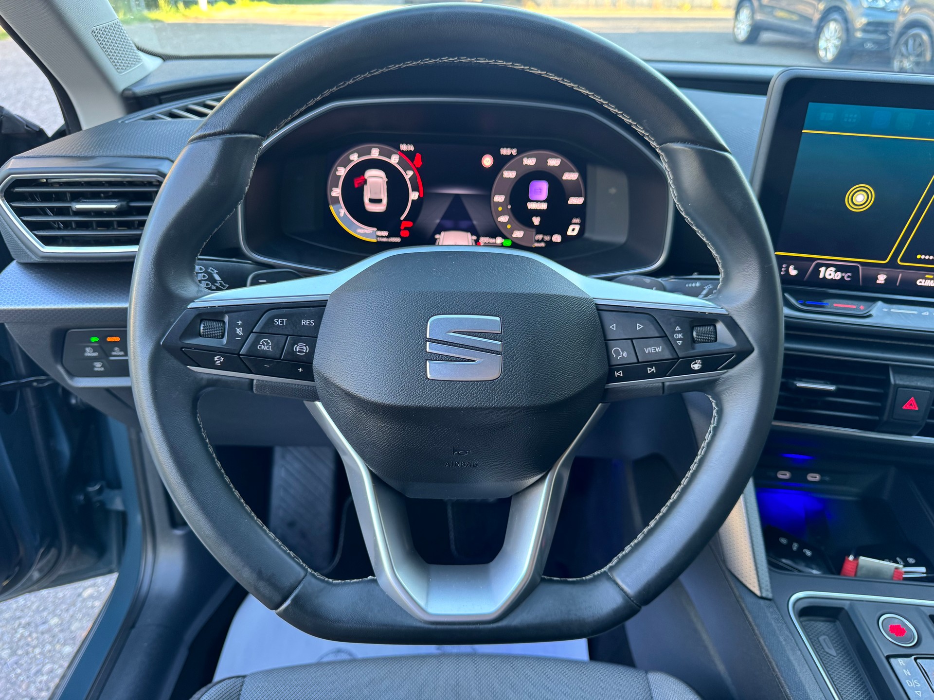 SEAT Leon 1.5 eTSI mHEV DSG Style-image-18