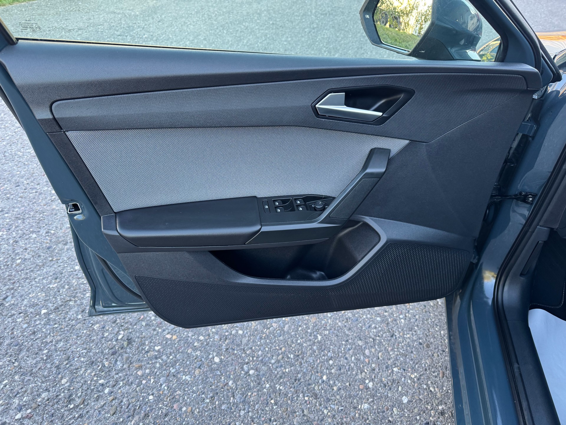 SEAT Leon 1.5 eTSI mHEV DSG Style-image-13