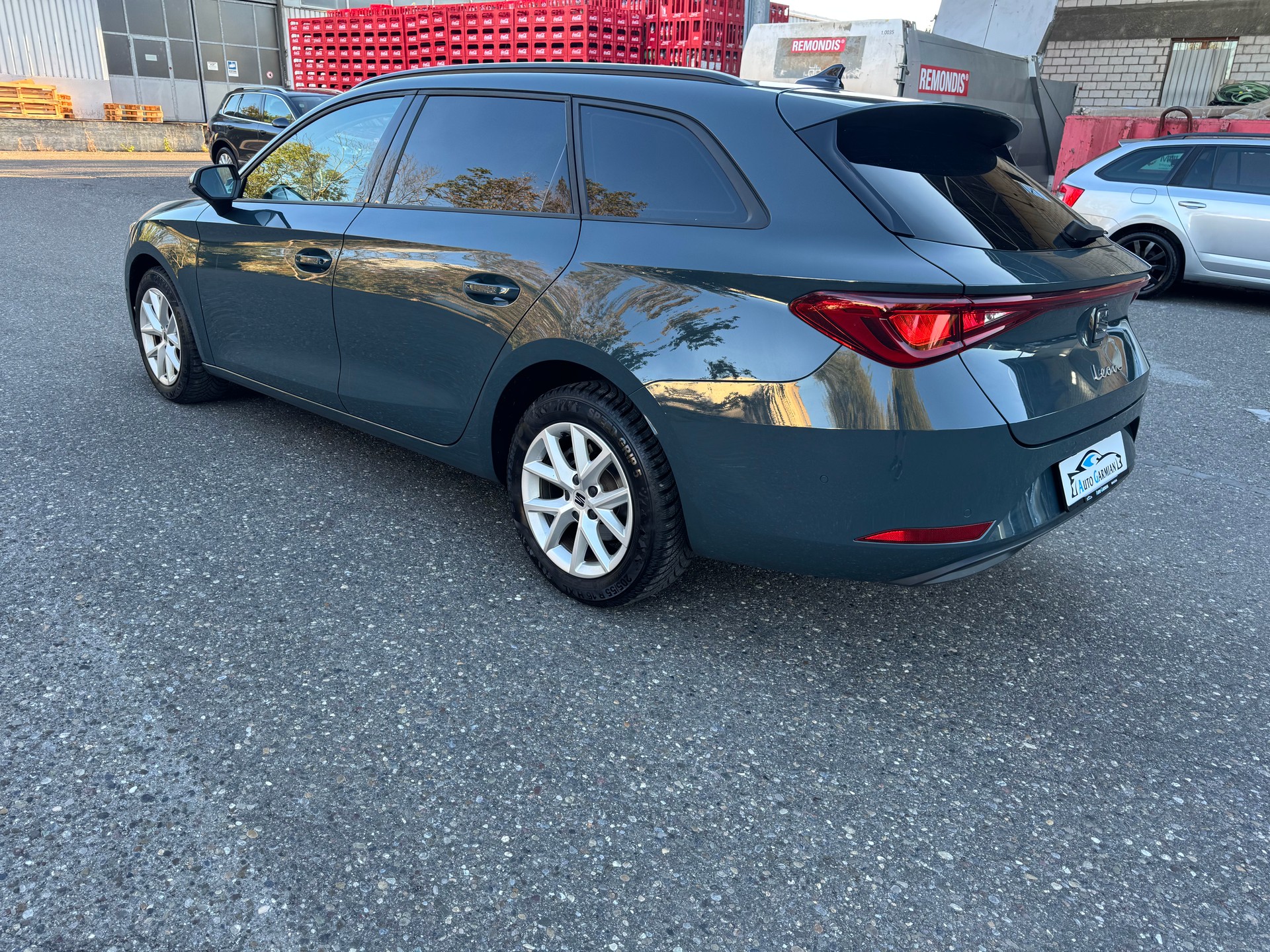 SEAT Leon 1.5 eTSI mHEV DSG Style-image-4