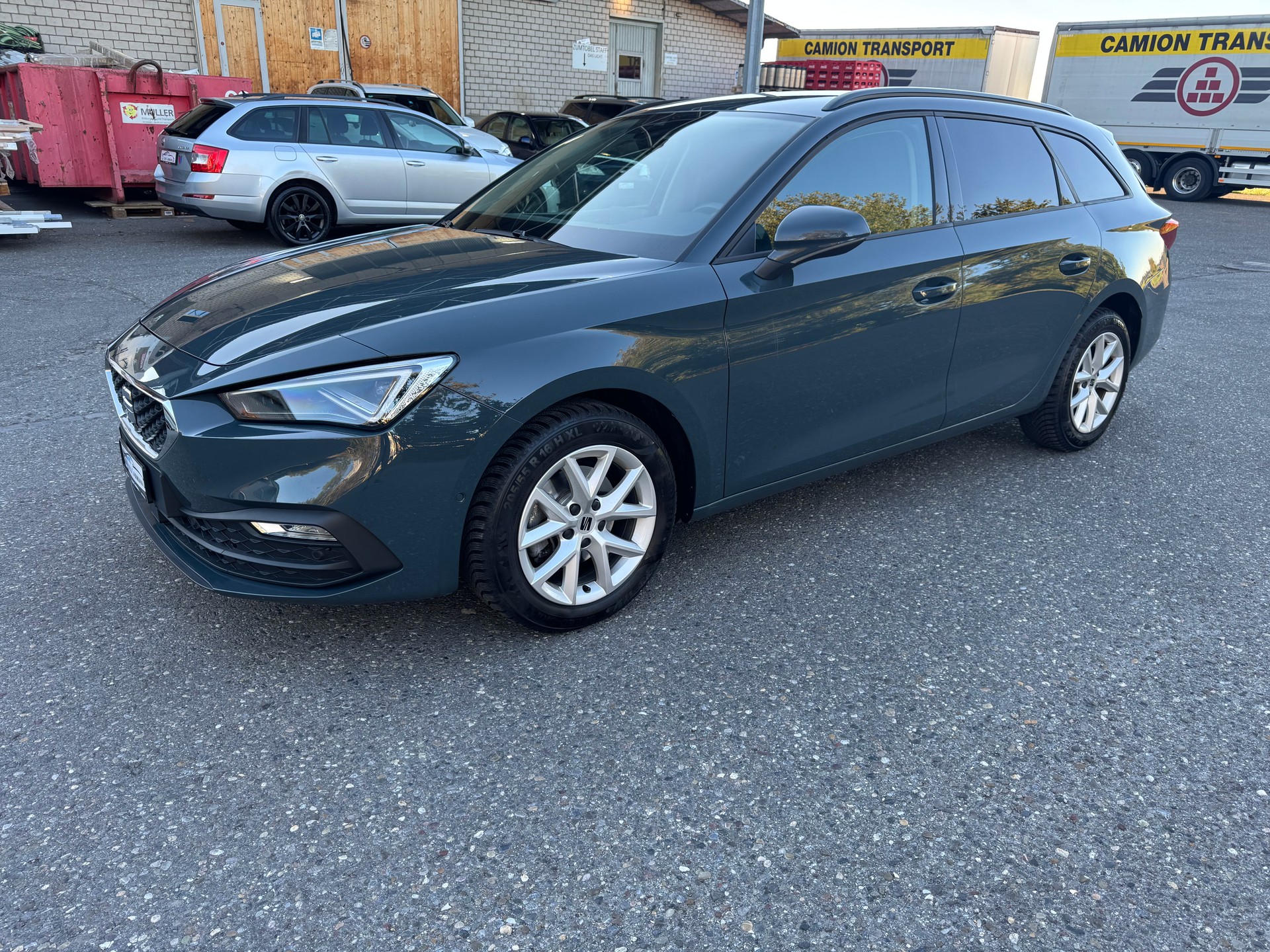 SEAT Leon 1.5 eTSI mHEV DSG Style-image-2