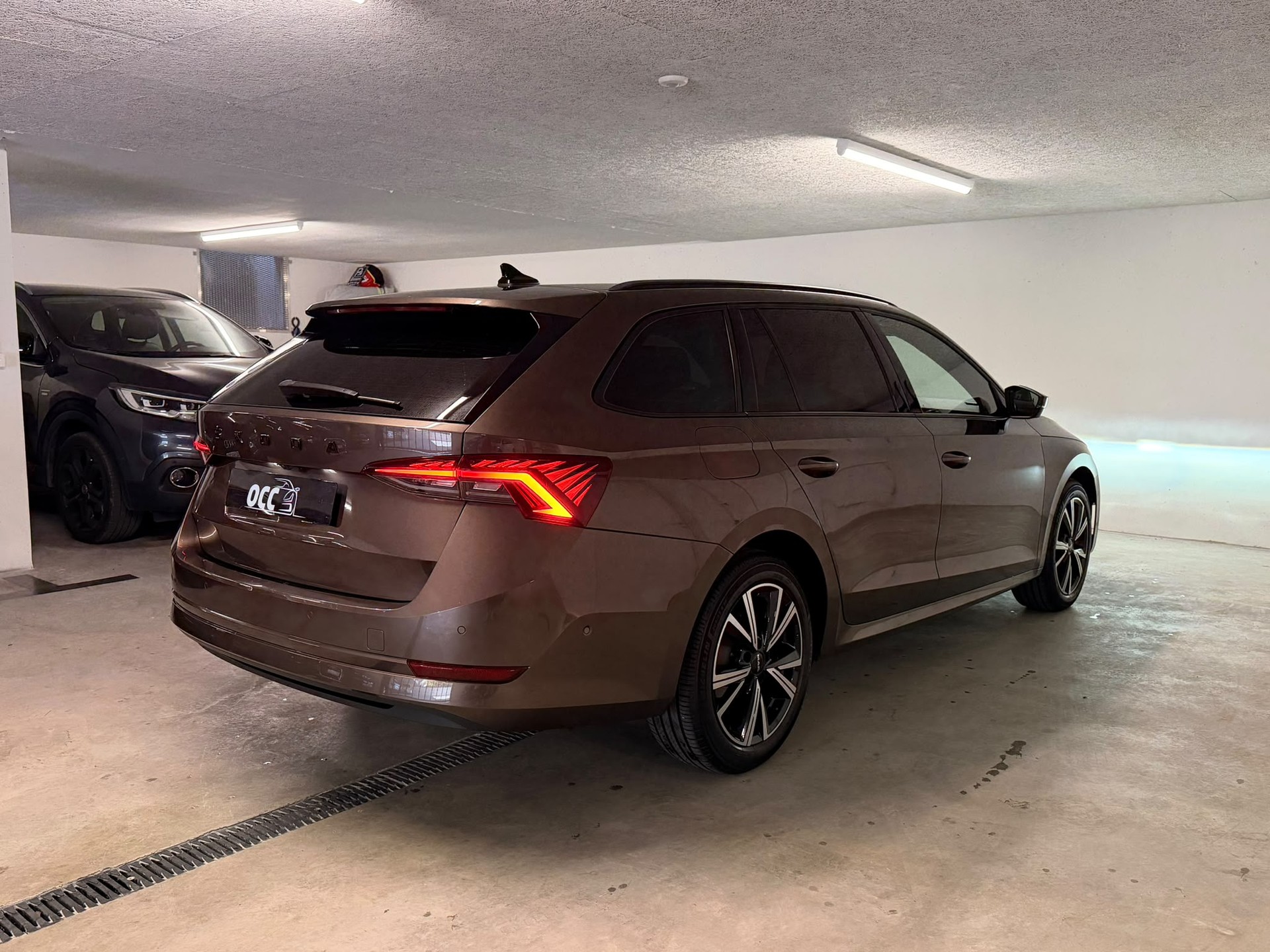 SKODA Octavia Combi 2.0 TDI DSG Style-image-5