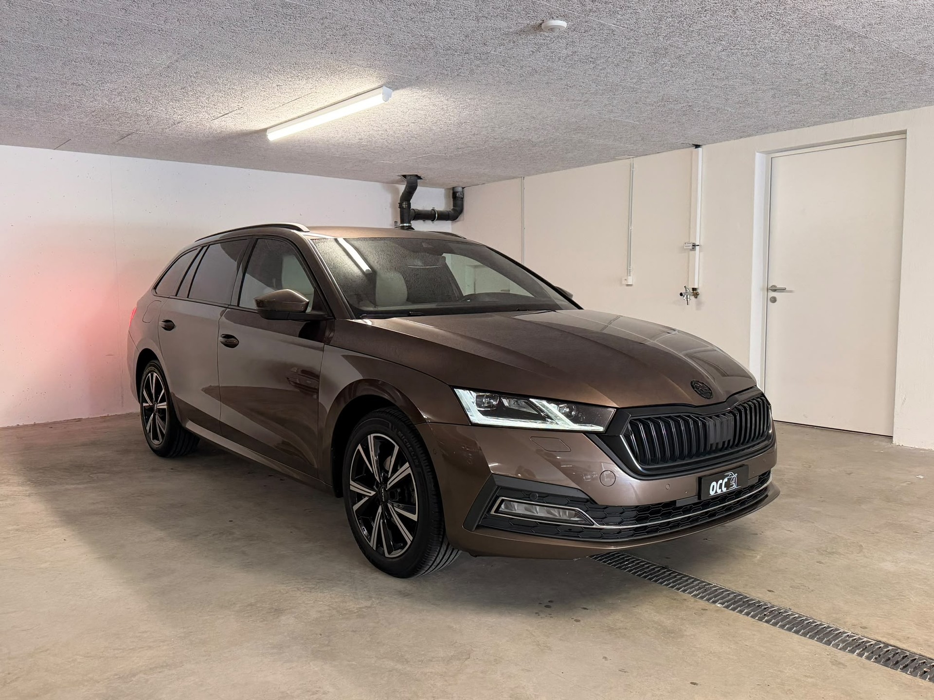 SKODA Octavia Combi 2.0 TDI DSG Style-image-0