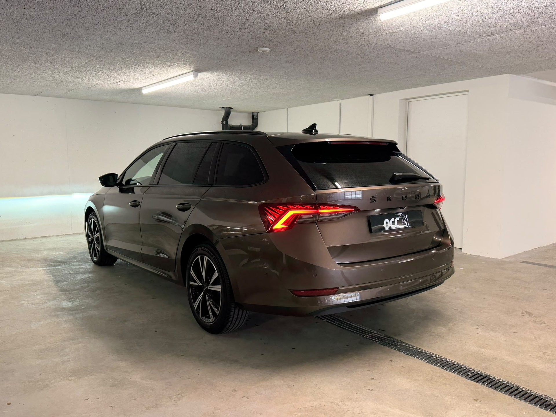 SKODA Octavia Combi 2.0 TDI DSG Style-image-3