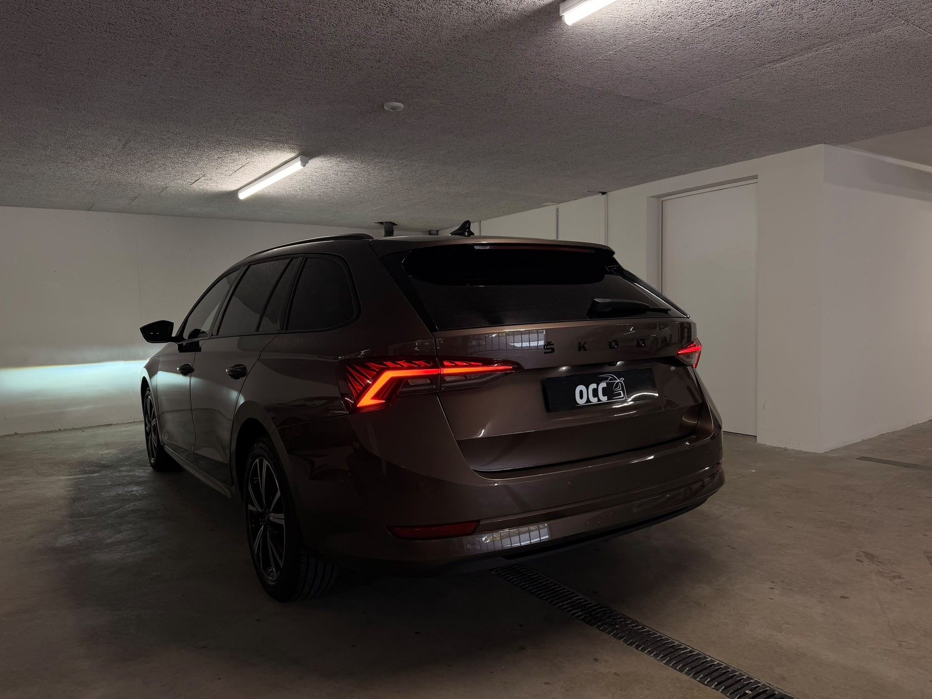 SKODA Octavia Combi 2.0 TDI DSG Style-image-7