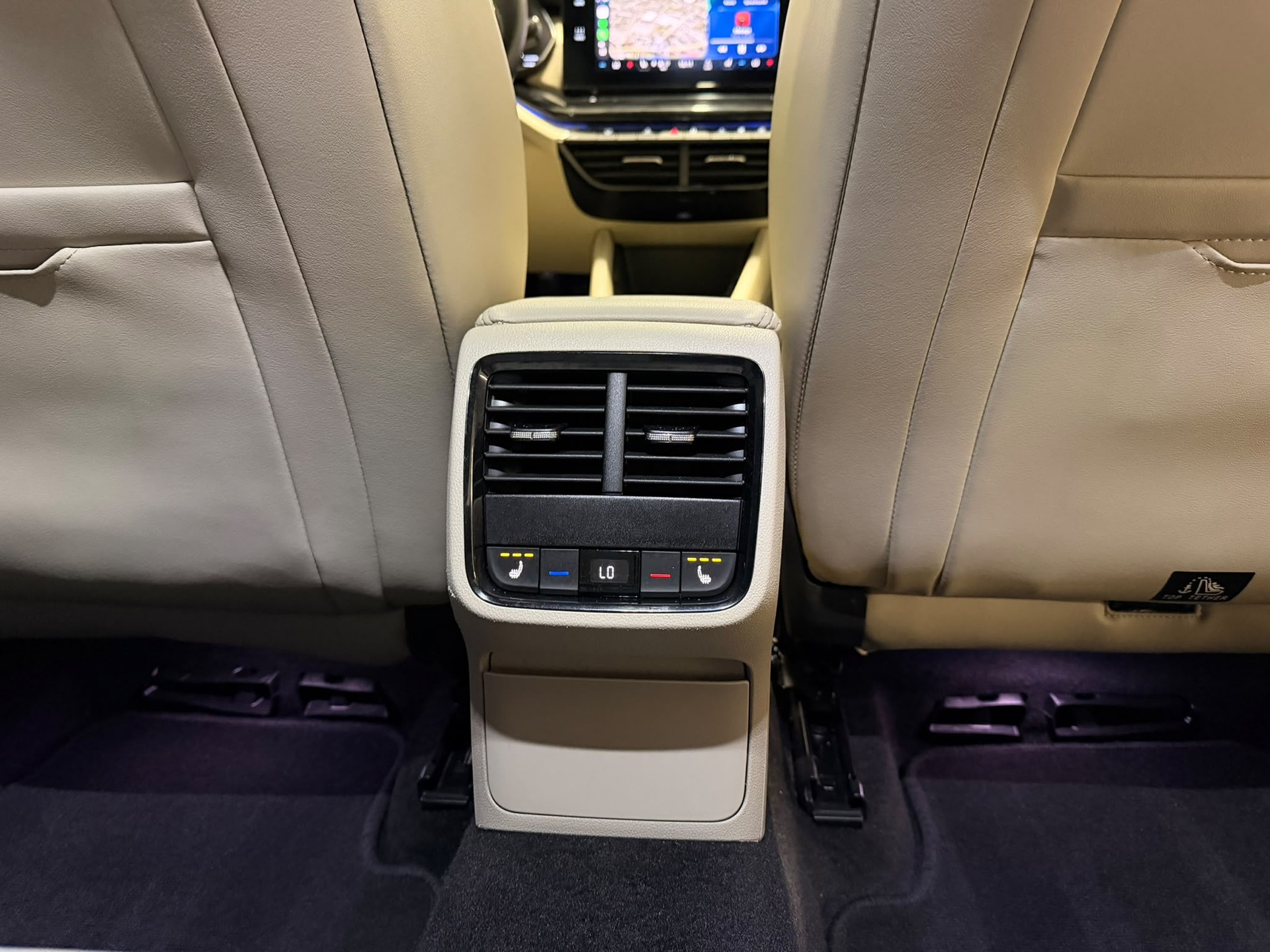 SKODA Octavia Combi 2.0 TDI DSG Style-image-12