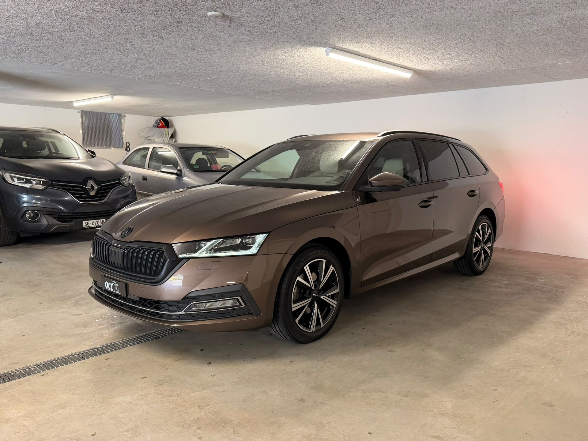 SKODA Octavia Combi 2.0 TDI DSG Style-image-2