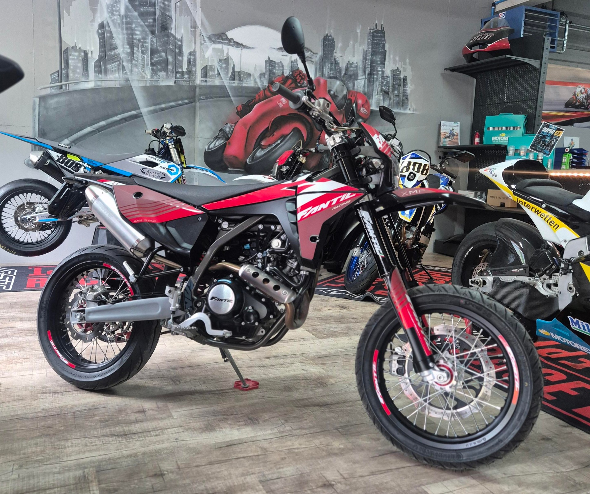 FANTIC Motard 125 Performance