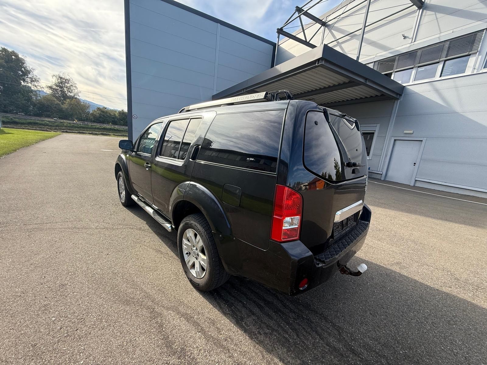 NISSAN Pathfinder 2.5 dCi XE-image-3