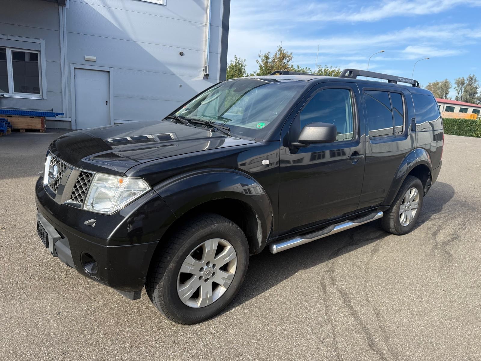 NISSAN Pathfinder 2.5 dCi XE-image-0