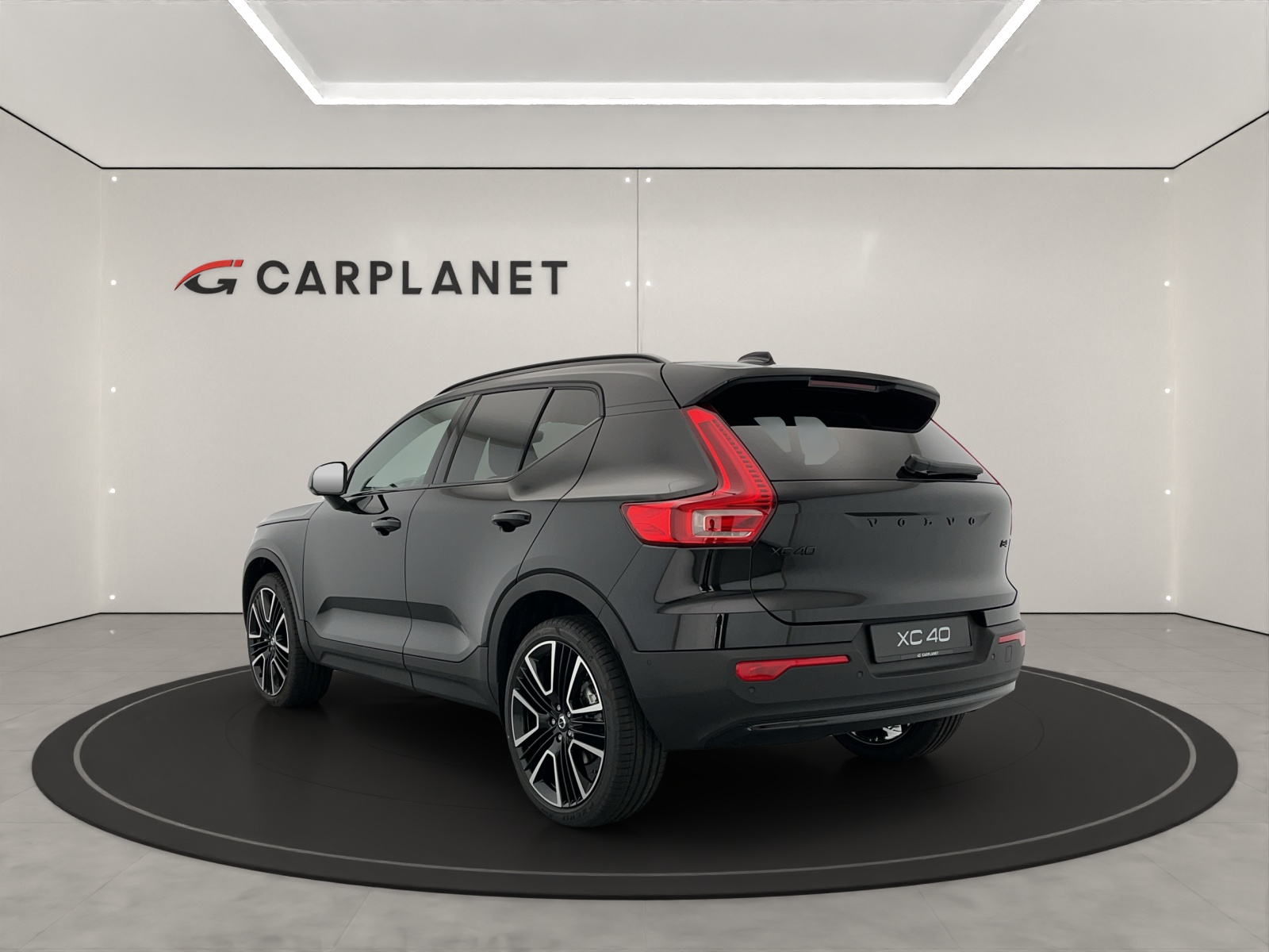 VOLVO XC40 2.0 B4 MH Black Edition-image-3