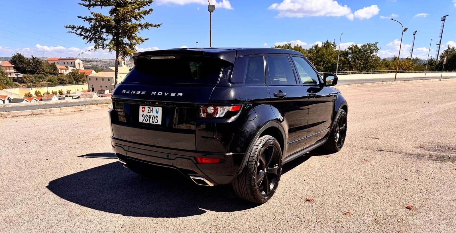 LAND ROVER 2.2 SD4 Dynamic-image-2