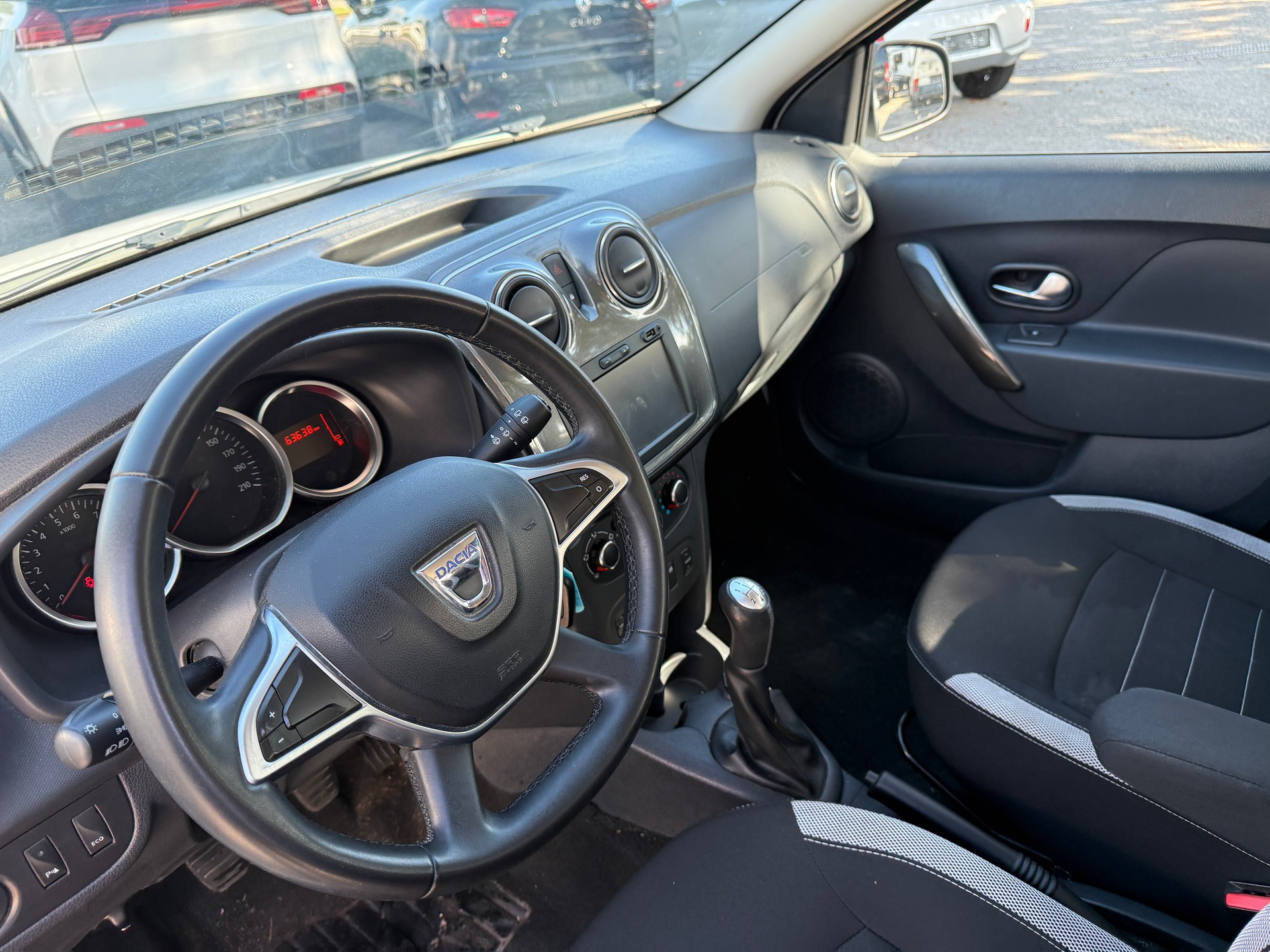 DACIA Sandero 0.9 Lauréate Stepway-image-9