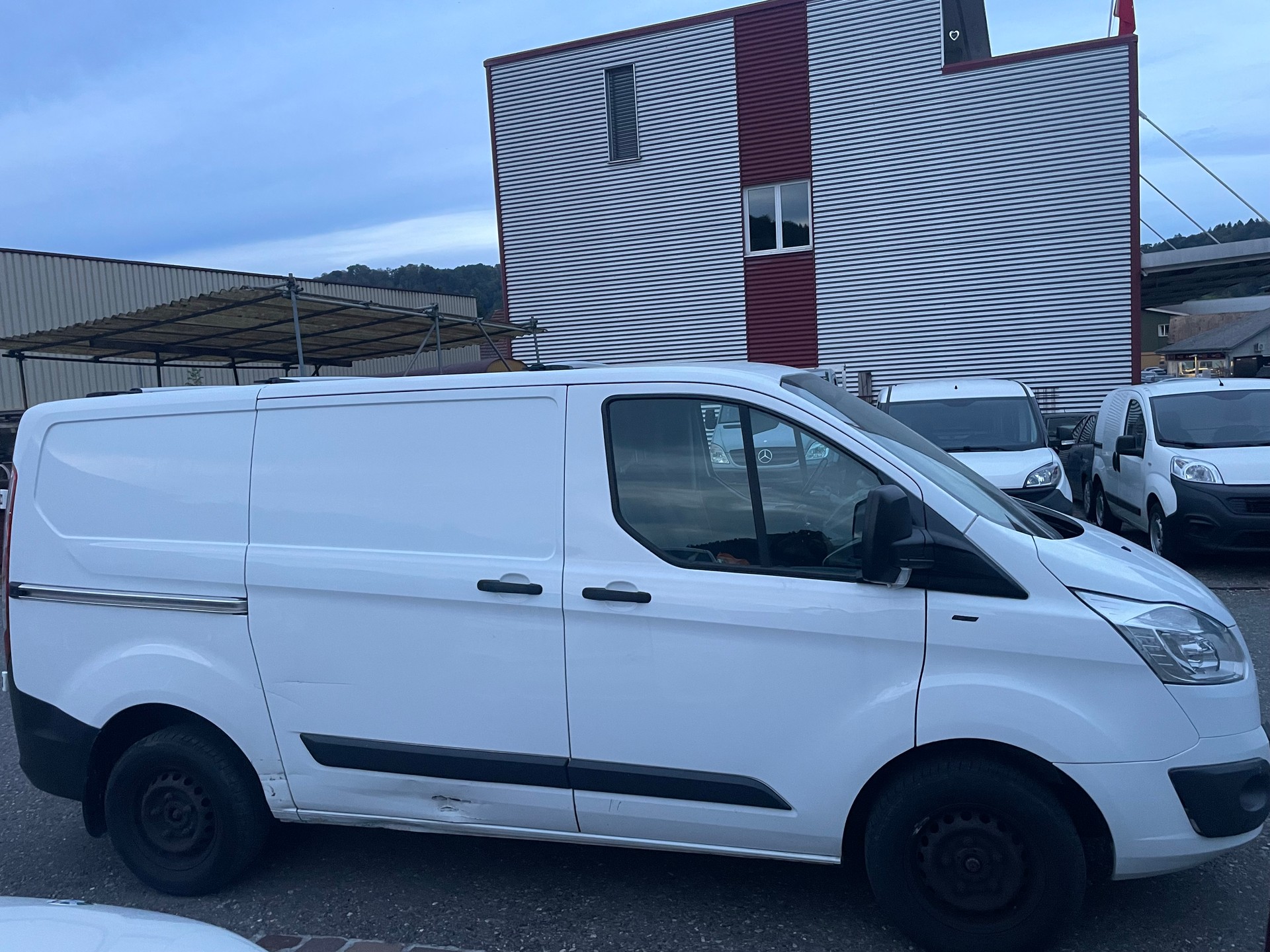 FORD Transit Custom Van 290 L1H1 Limited-image-4