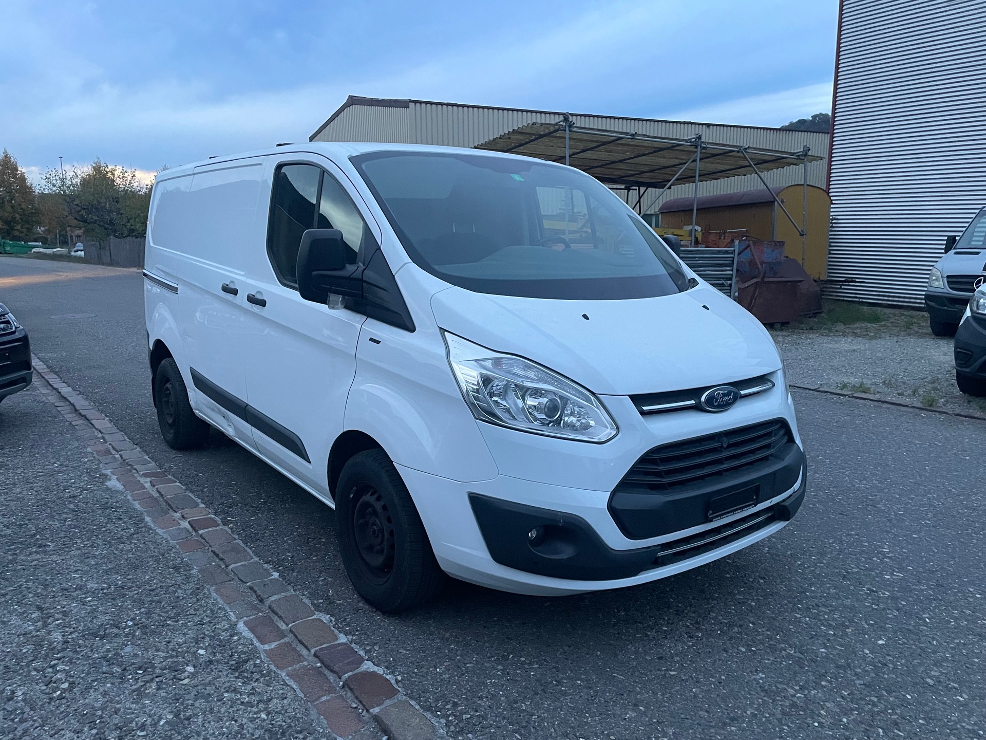 FORD Transit Custom Van 290 L1H1 Limited-image-2