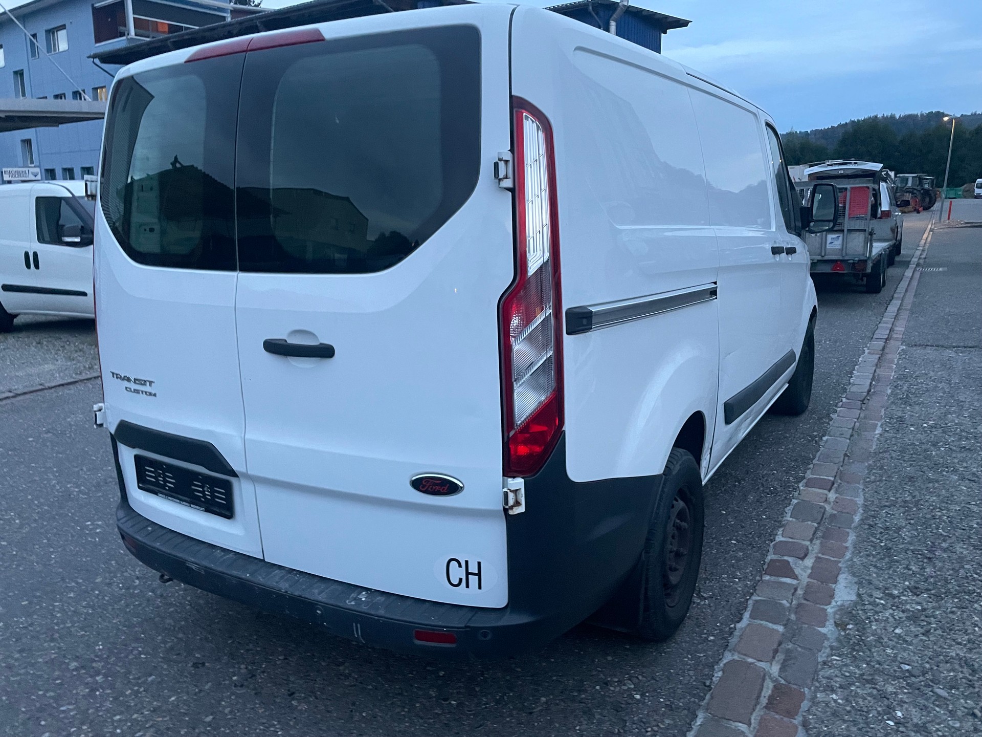 FORD Transit Custom Van 290 L1H1 Limited-image-5