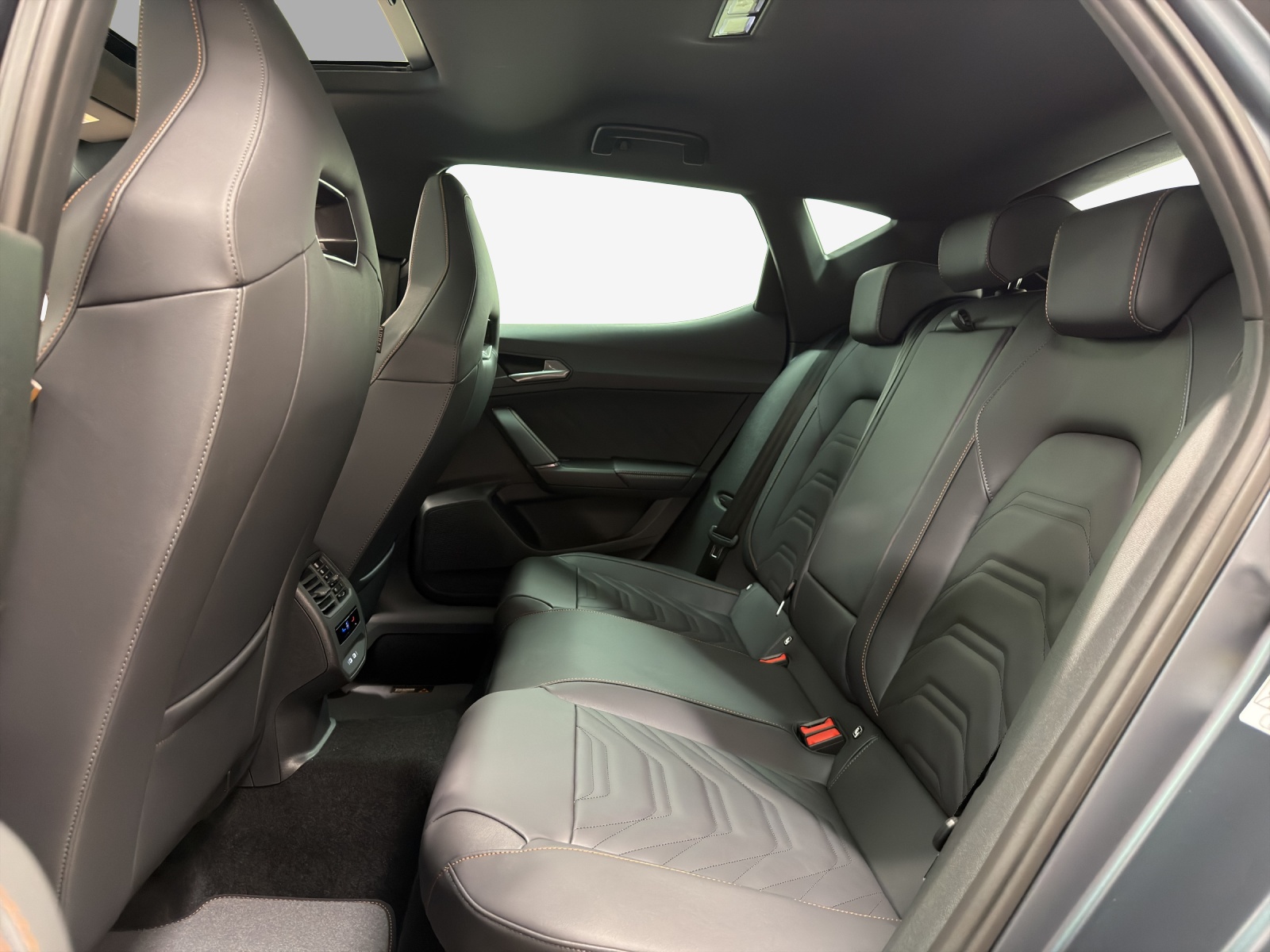 CUPRA LEON 2.0 TSI VZ DSG-image-11