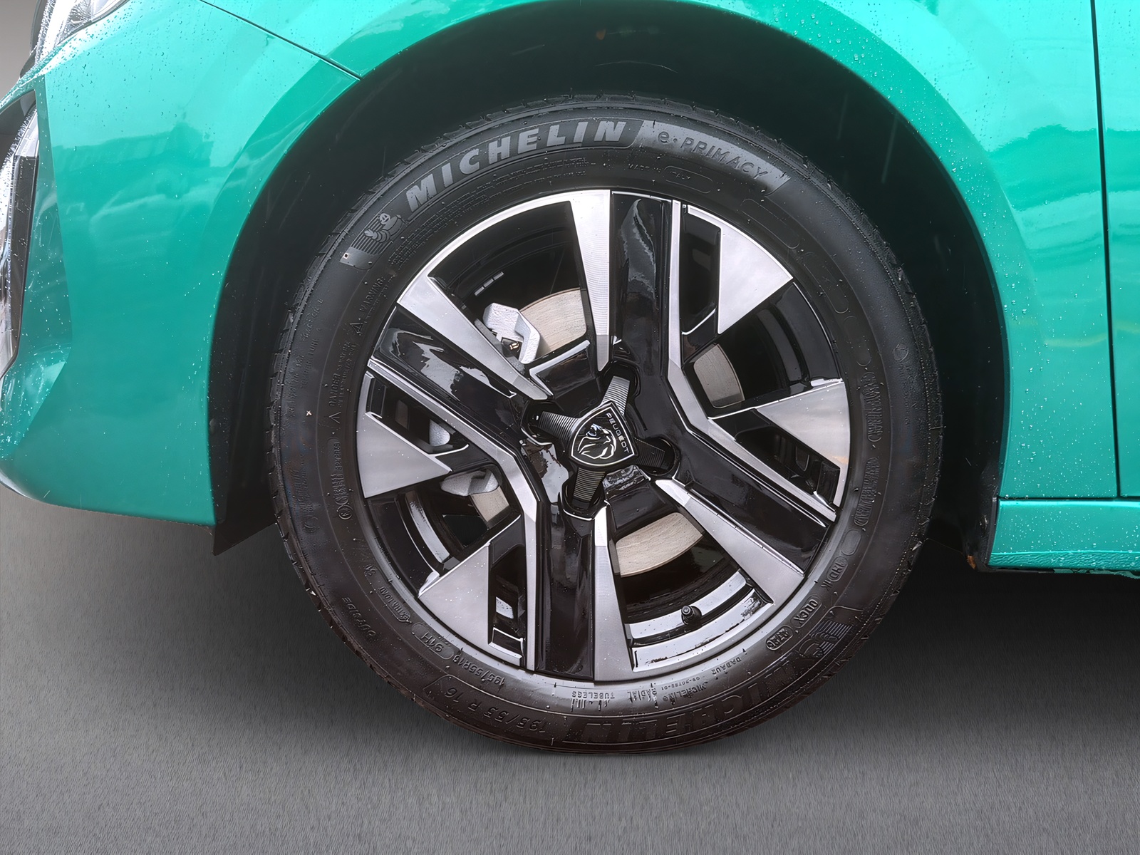 PEUGEOT 208 1.2 Hybrid ENVY Sondermodell-image-19