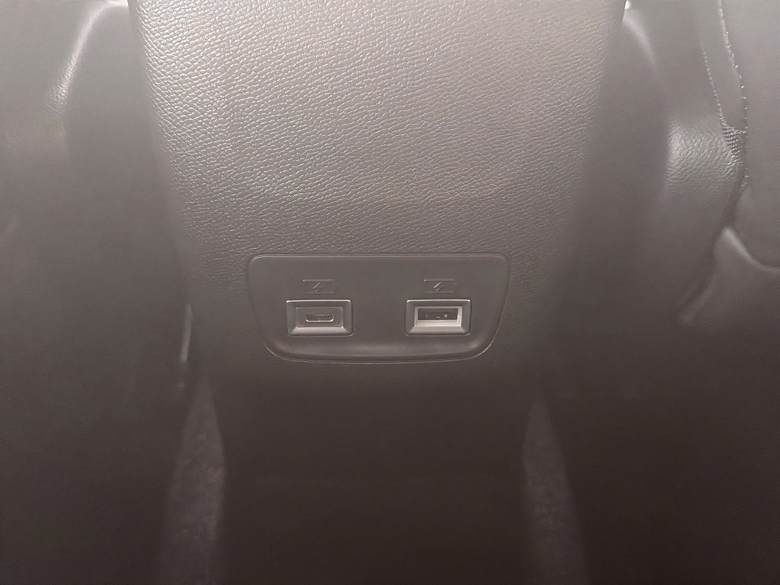 PEUGEOT 208 1.2 Hybrid ENVY Sondermodell-image-16