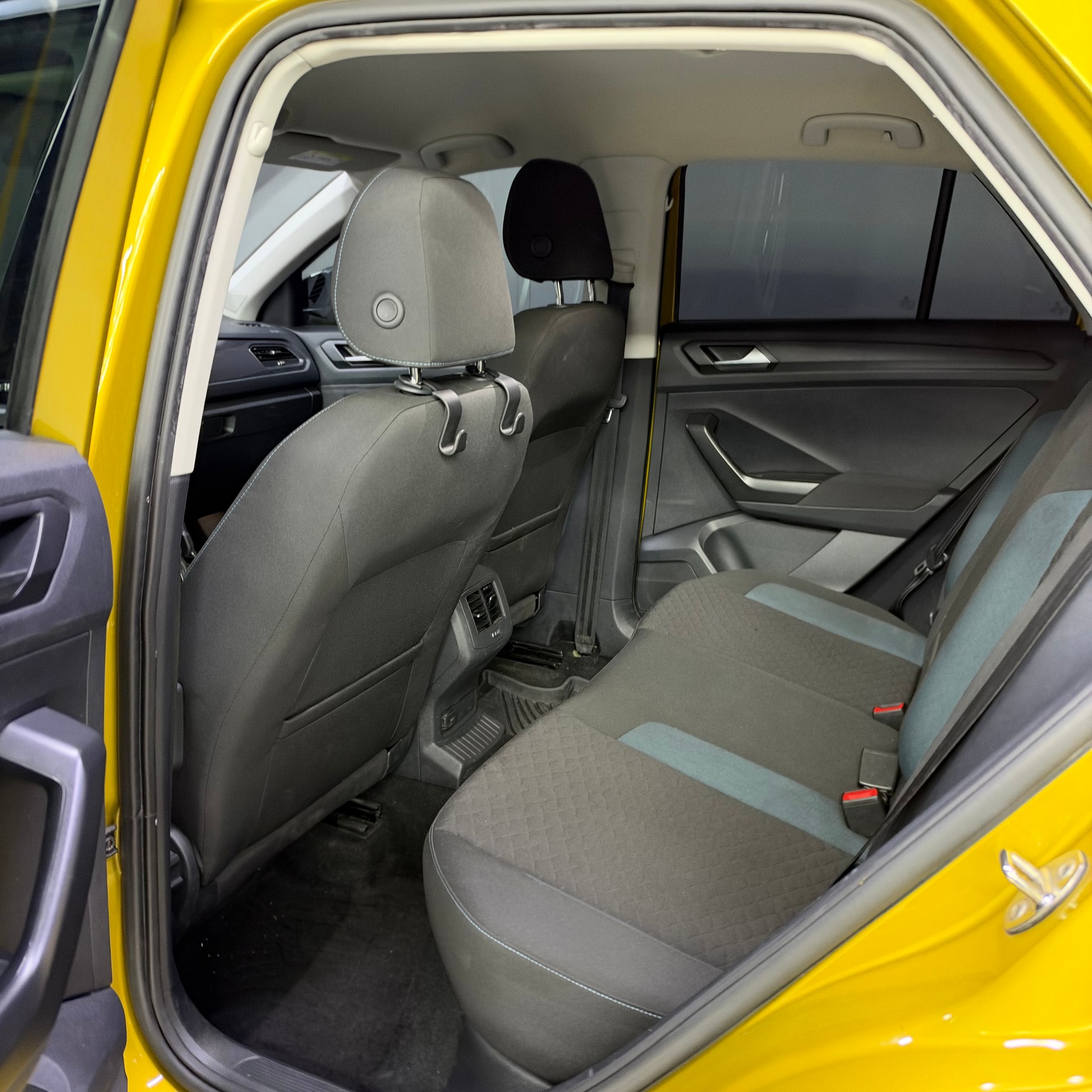 VW T-Roc 2.0 TDI SCR Advance DSG 4Motion-image-8
