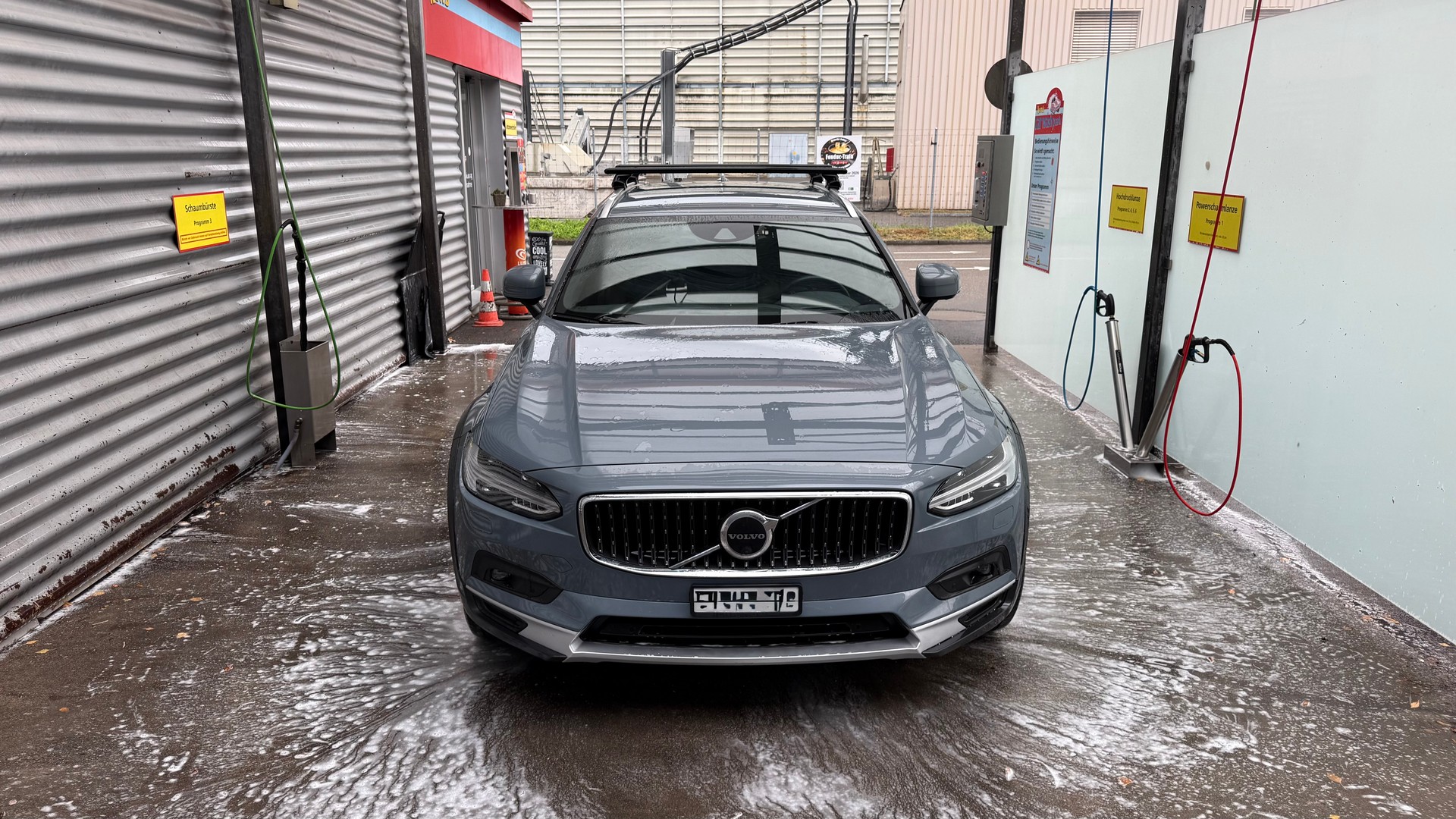 VOLVO 2.0 B5 AWD-image-1