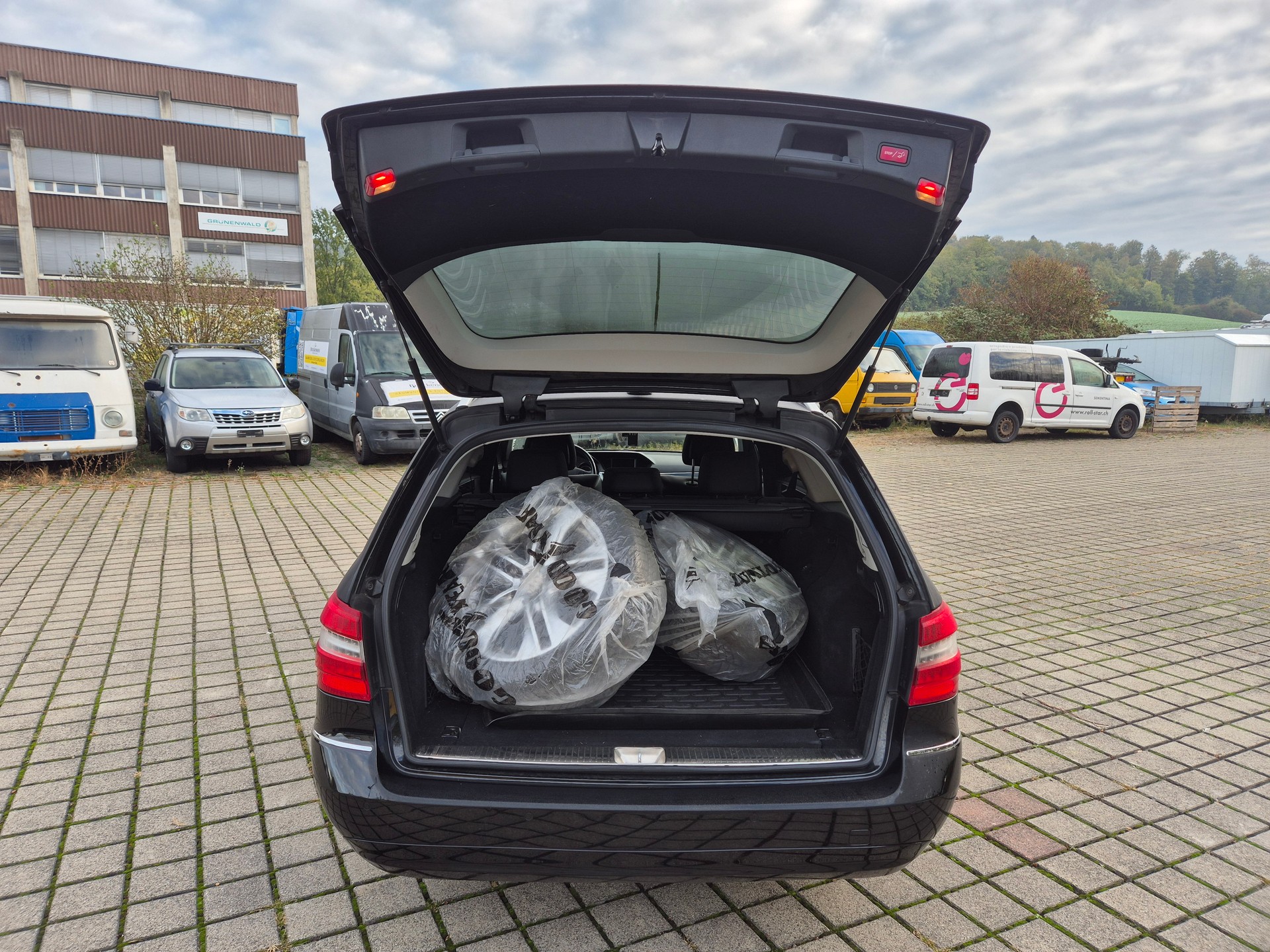 MERCEDES-BENZ E 250 CDI BlueEfficiency 4Matic 7G-Tronic-image-8