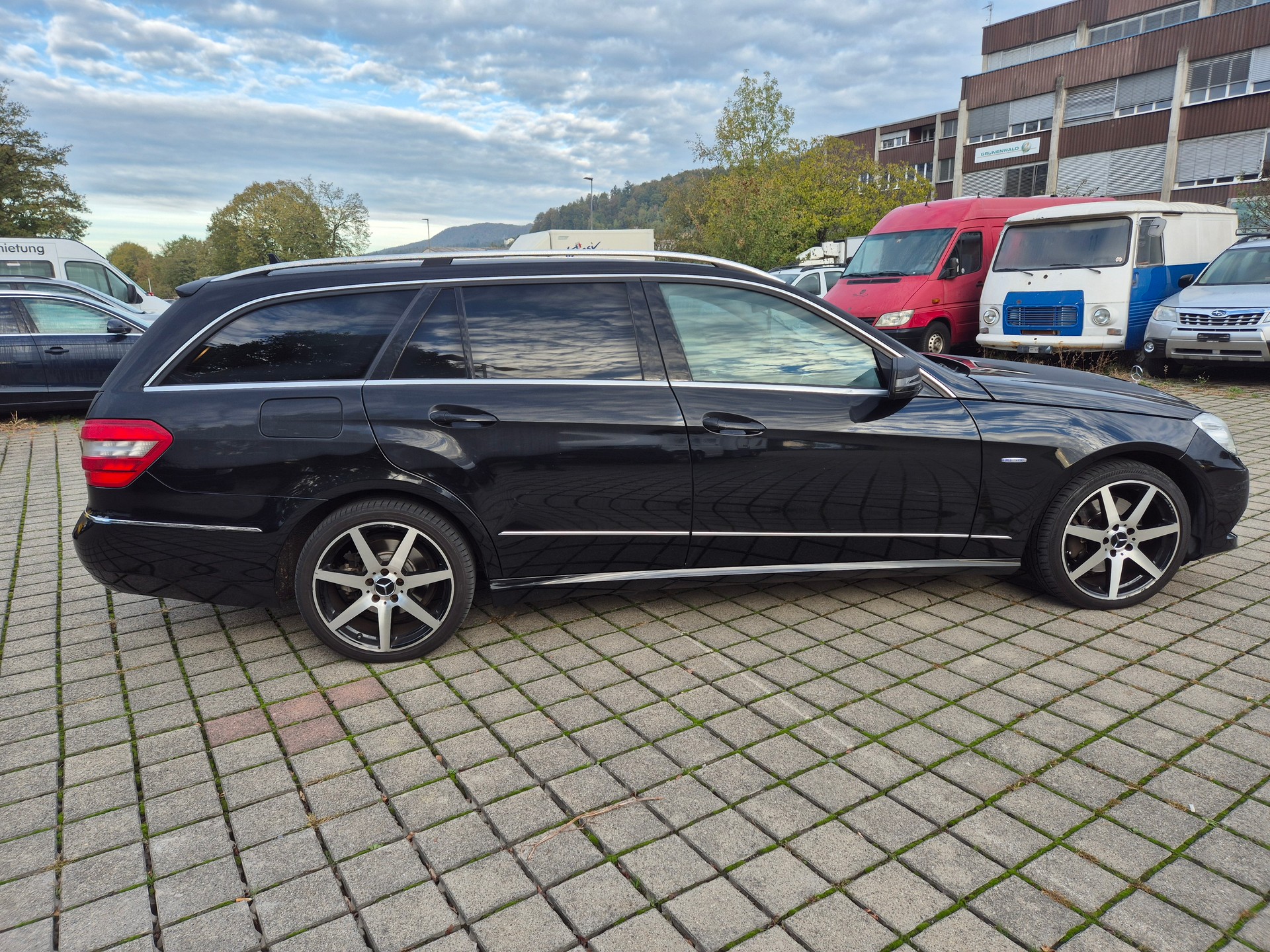 MERCEDES-BENZ E 250 CDI BlueEfficiency 4Matic 7G-Tronic-image-3