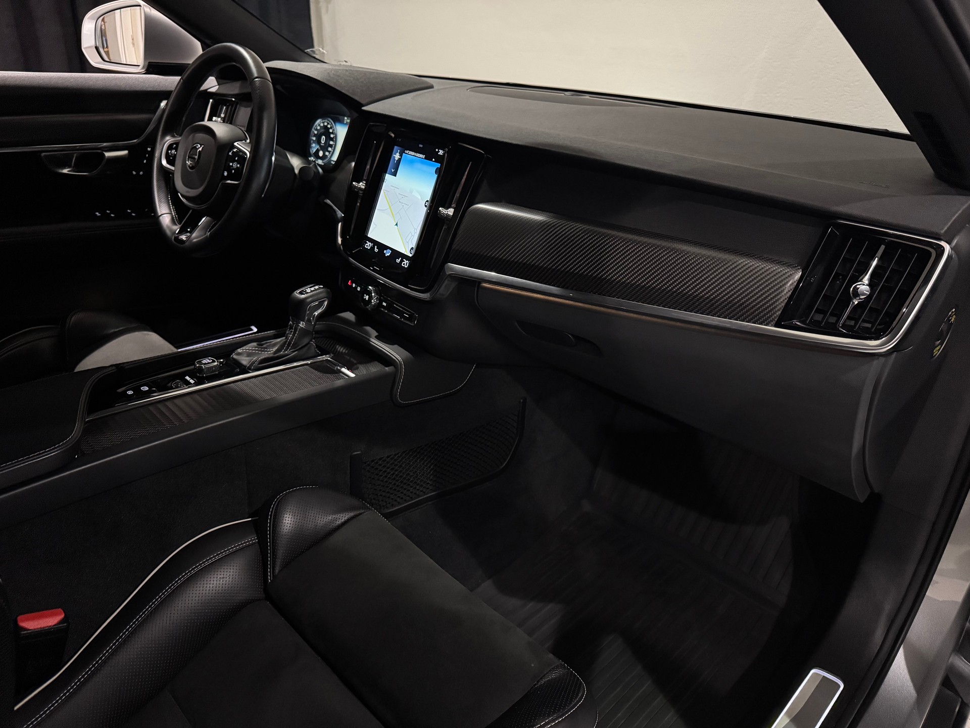 VOLVO S90 T6 AWD R-Design Geartronic I CH I 1.Hand I-image-13
