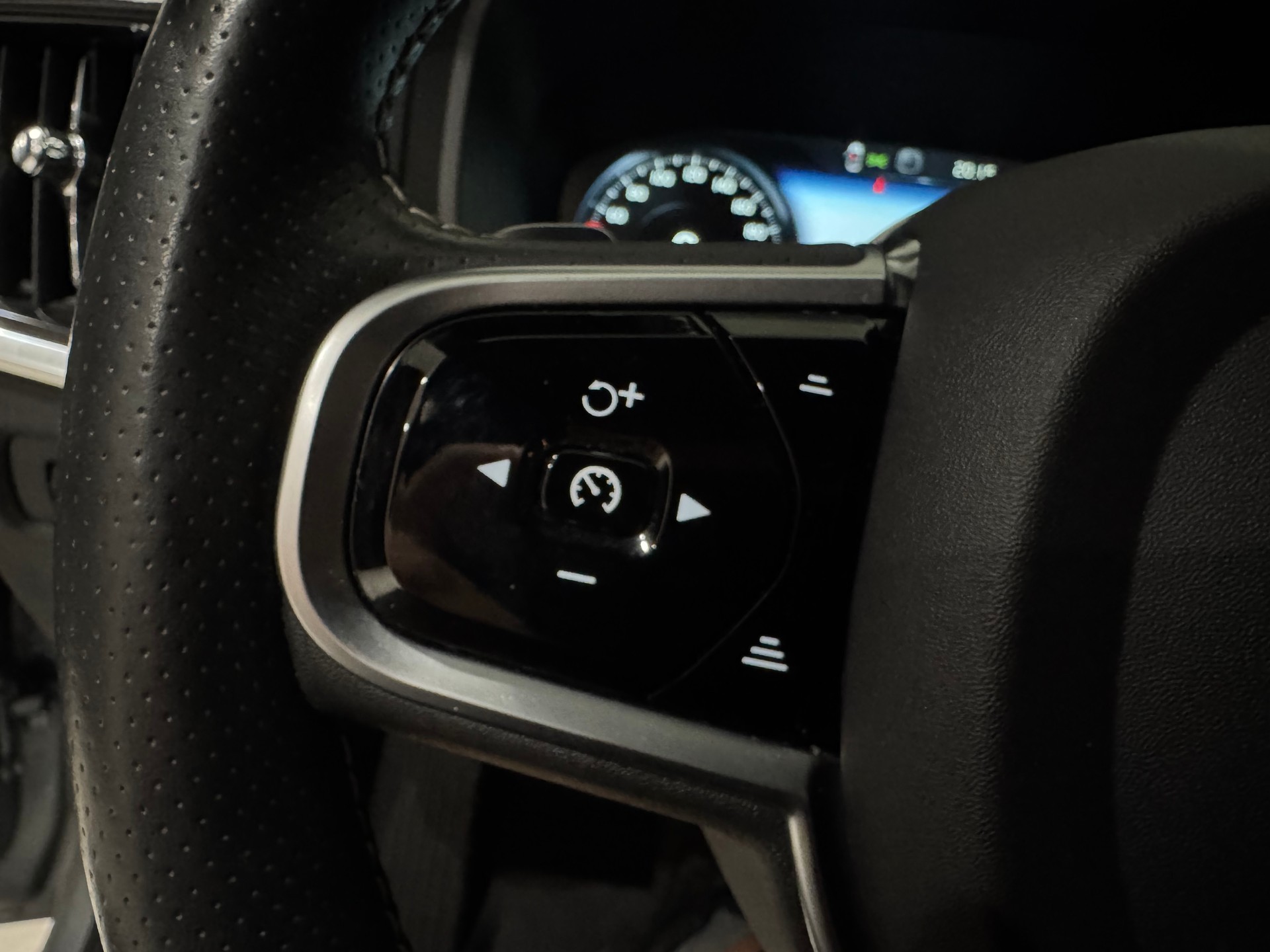 VOLVO S90 T6 AWD R-Design Geartronic I CH I 1.Hand I-image-26