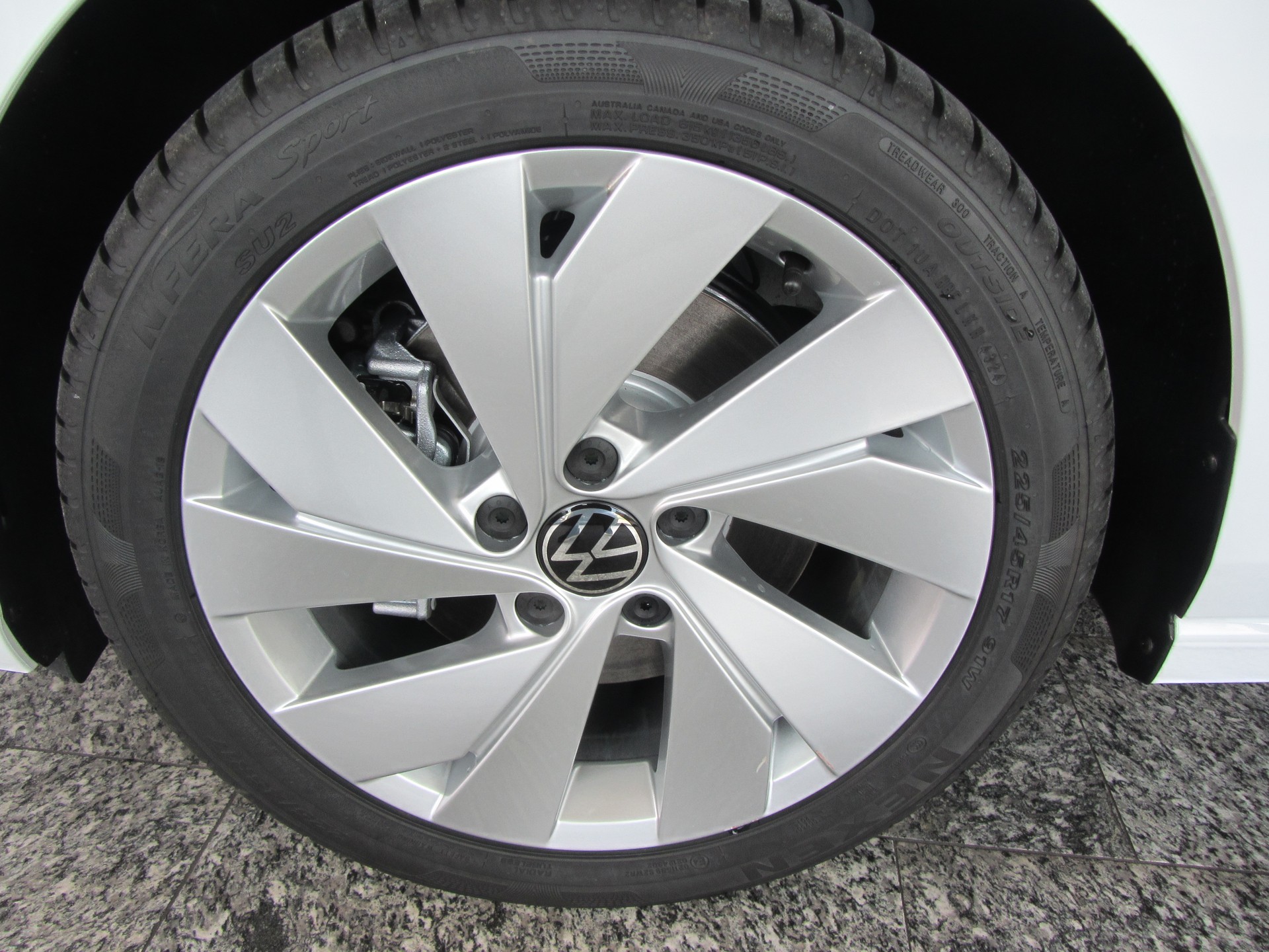 VW Golf 1.5 TSI PHEV Life-image-9