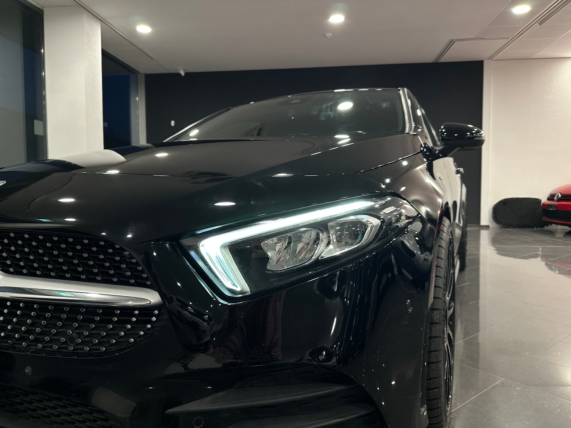 MERCEDES-BENZ A 180 AMG Line 7G-DCT-image-4