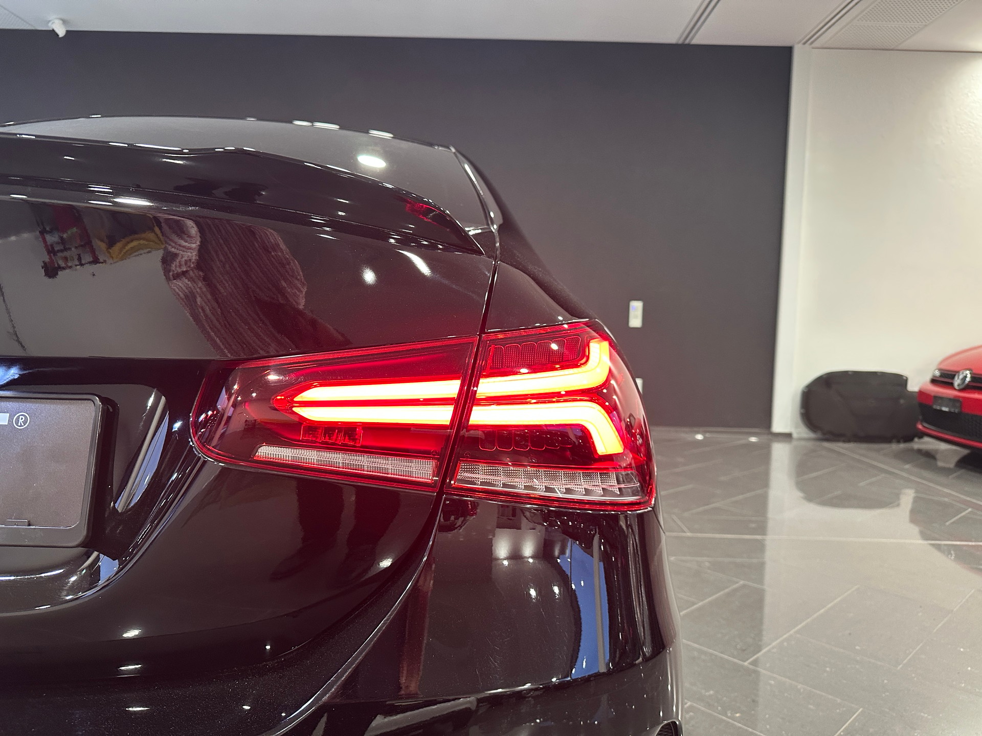 MERCEDES-BENZ A 180 AMG Line 7G-DCT-image-9