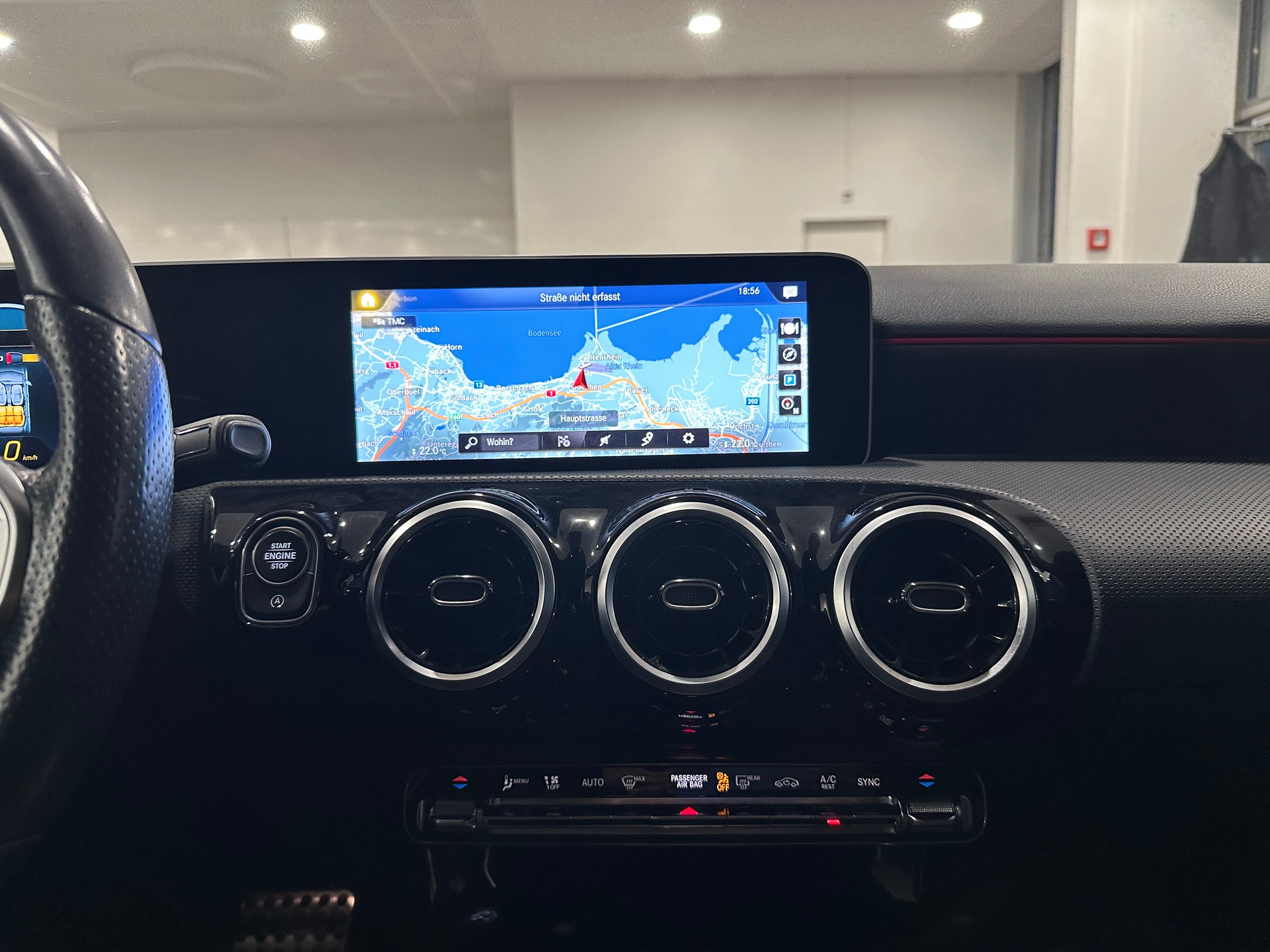 MERCEDES-BENZ A 180 AMG Line 7G-DCT-image-17