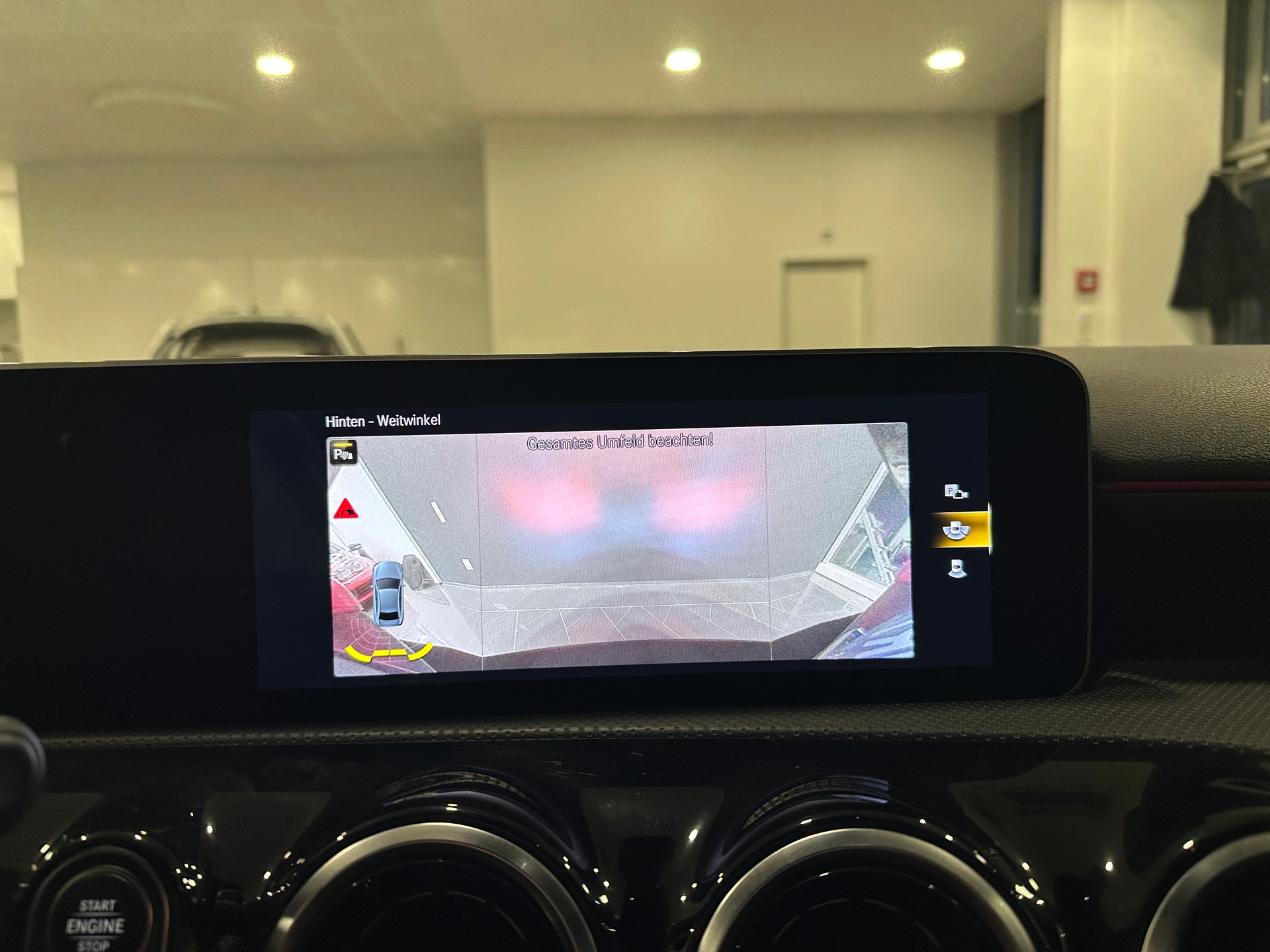 MERCEDES-BENZ A 180 AMG Line 7G-DCT-image-18
