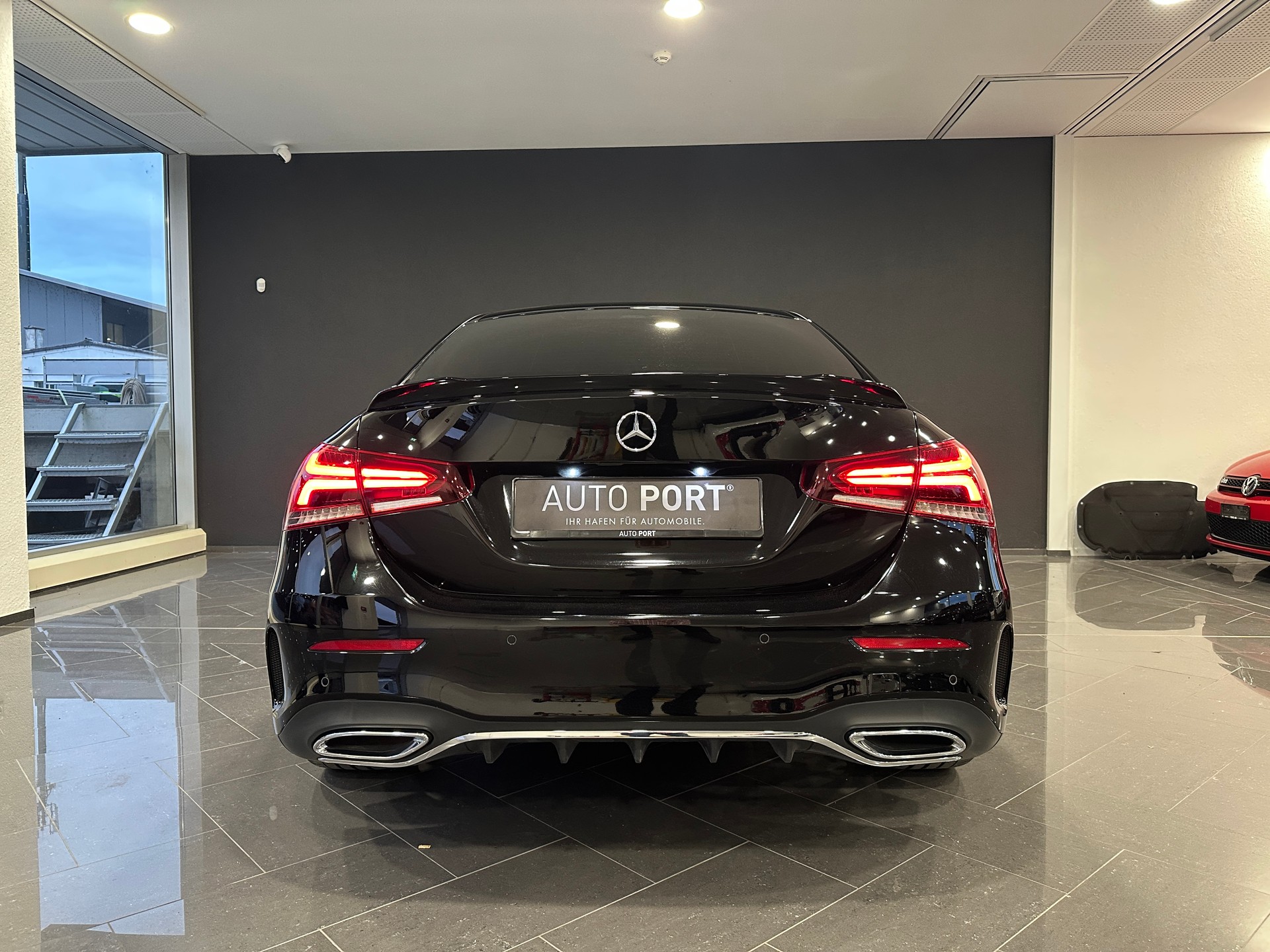 MERCEDES-BENZ A 180 AMG Line 7G-DCT-image-8