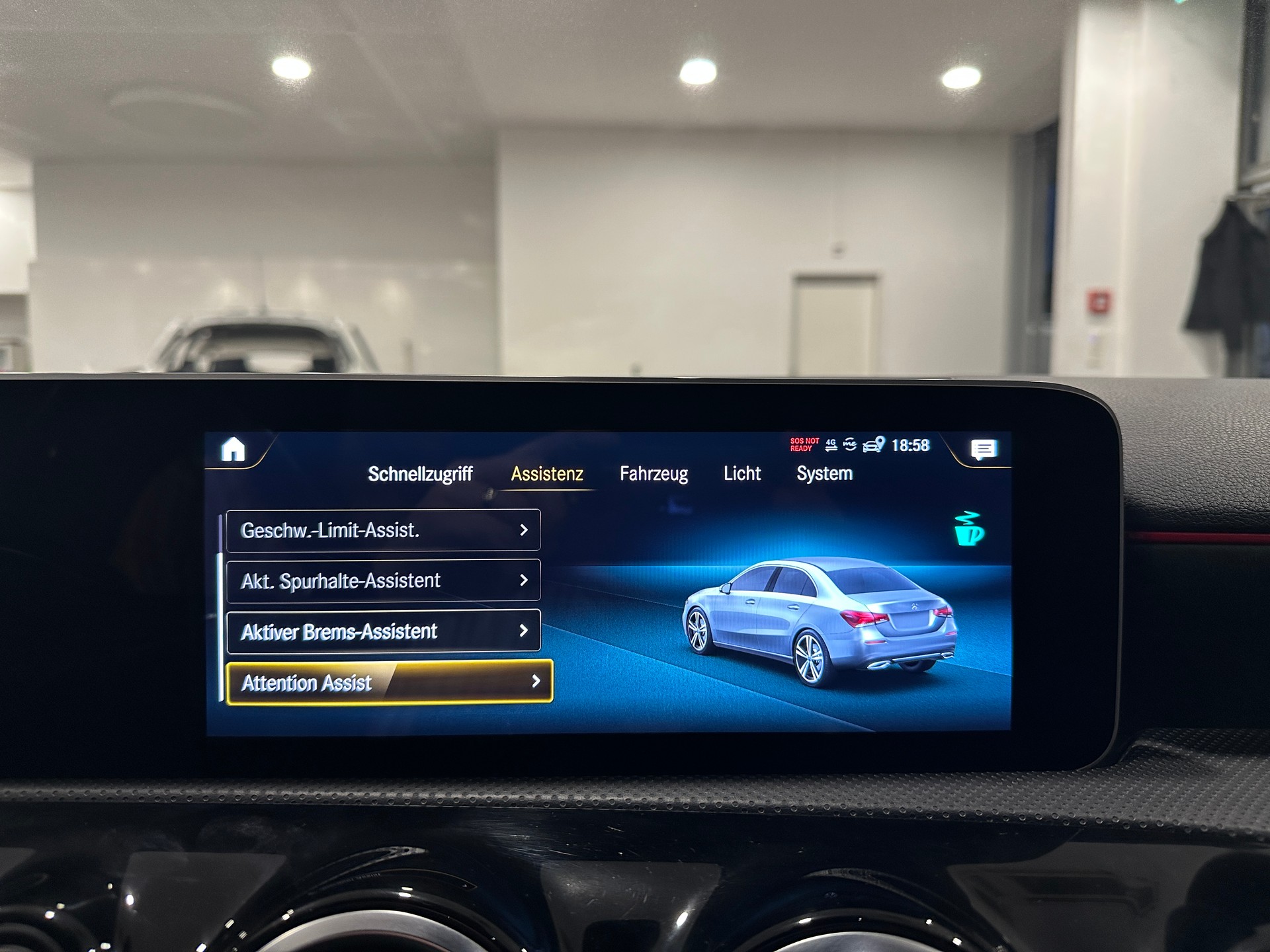 MERCEDES-BENZ A 180 AMG Line 7G-DCT-image-19