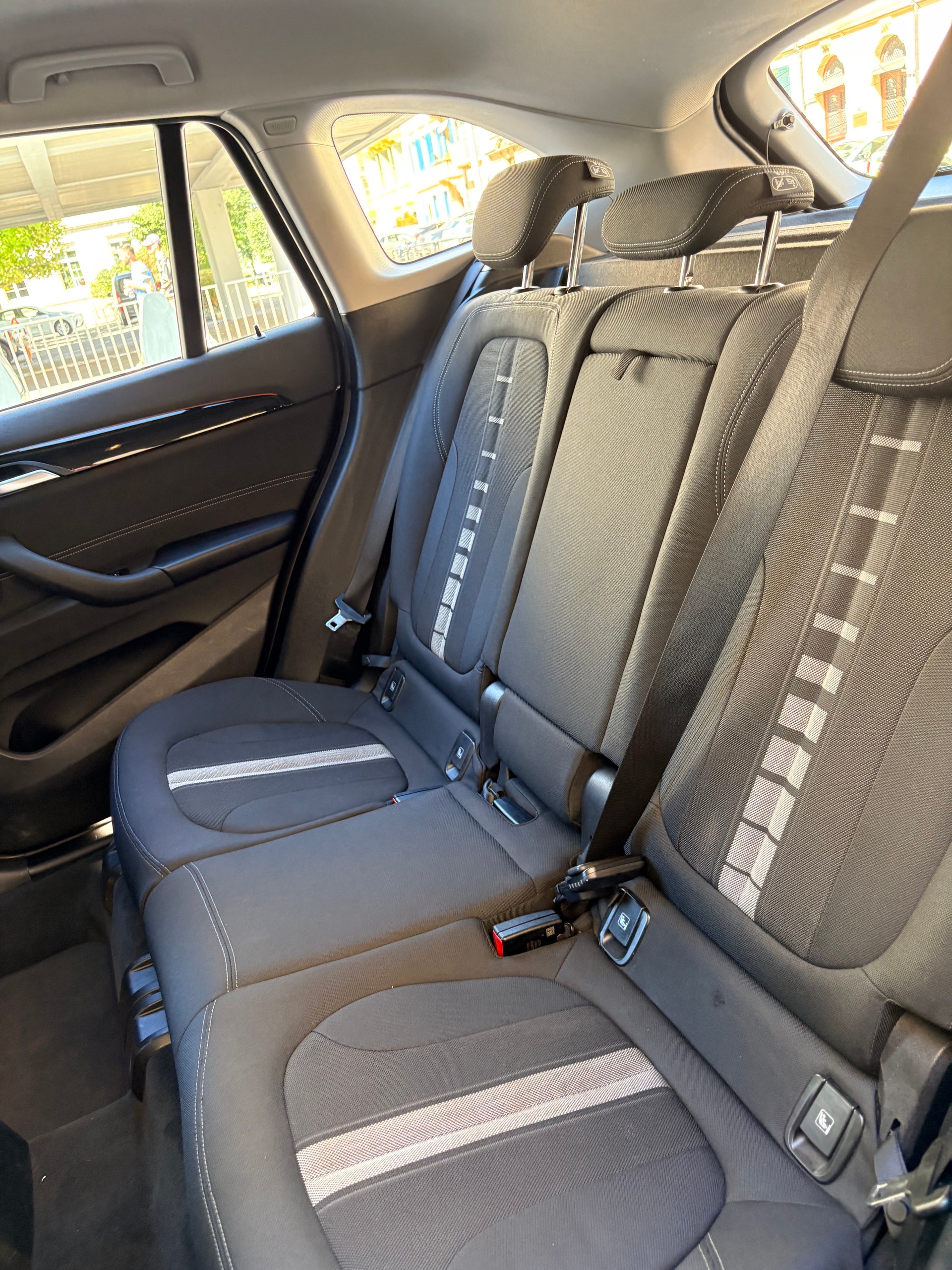 BMW 18d xDrive-image-7