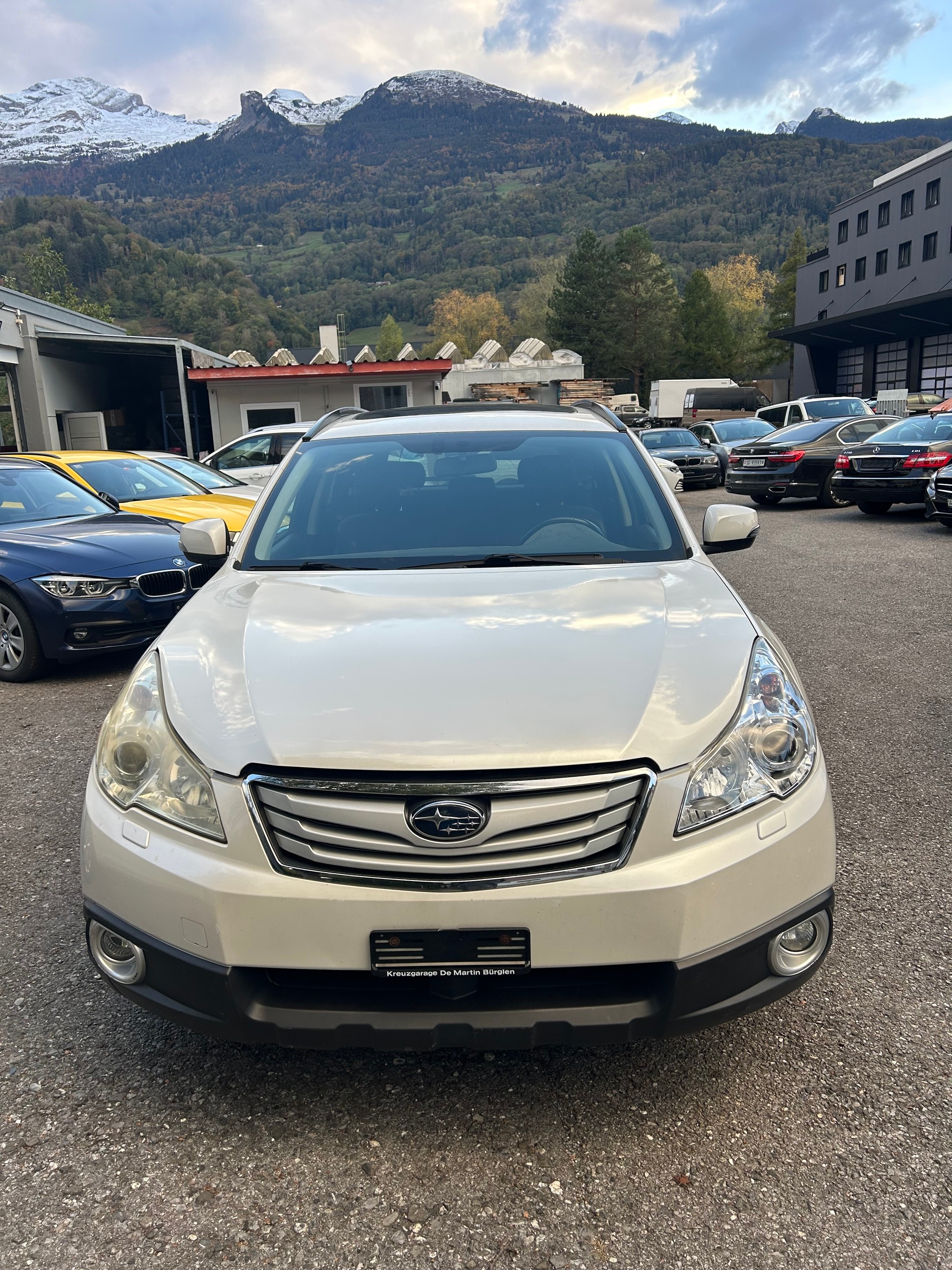 SUBARU Outback 3.6R Executive AWD Automatic-image-12
