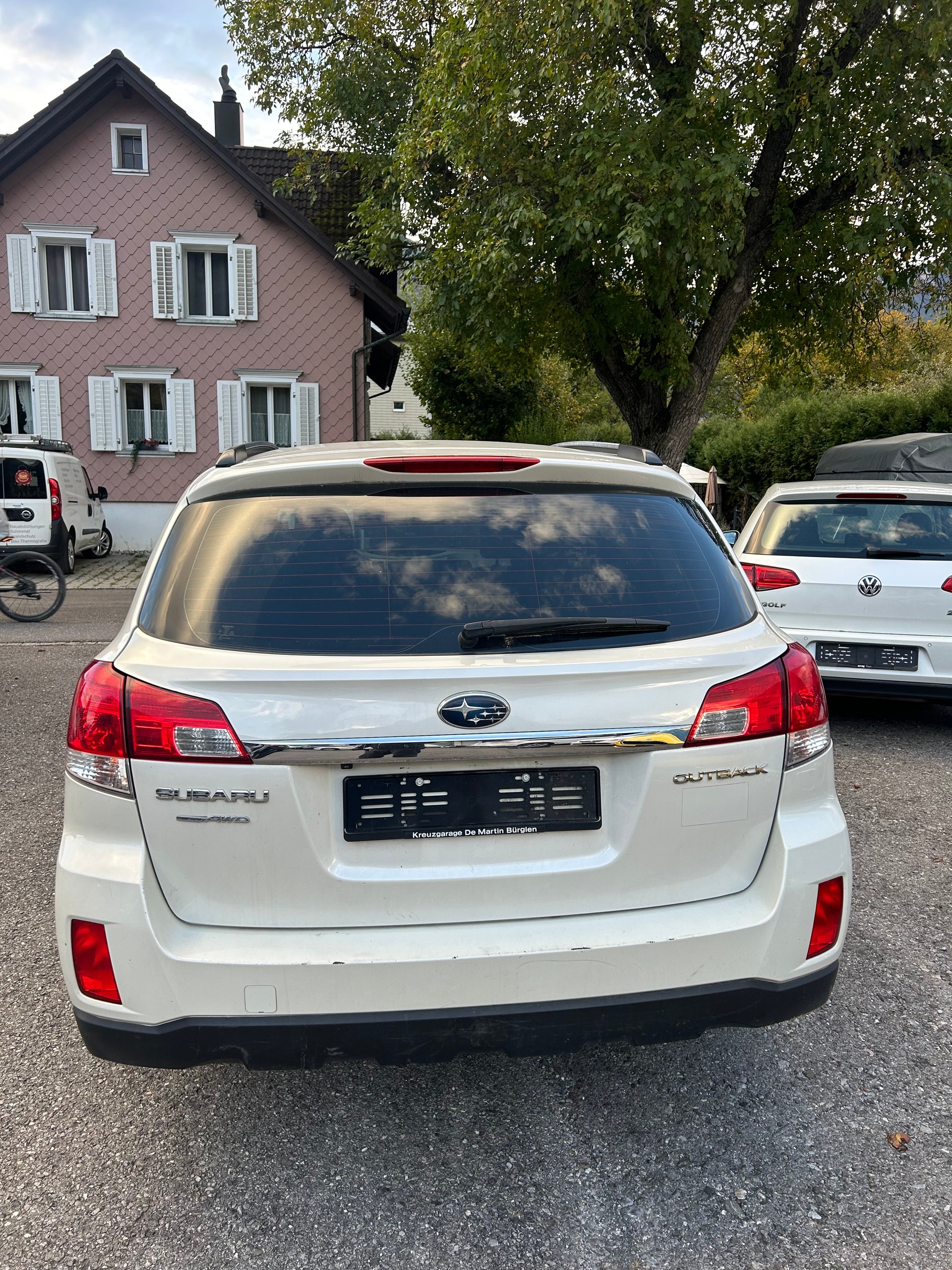 SUBARU Outback 3.6R Executive AWD Automatic-image-13