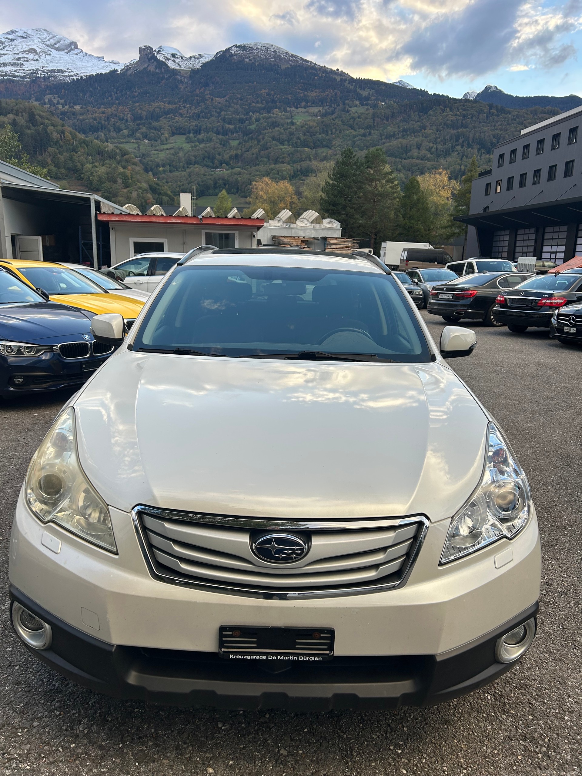 SUBARU Outback 3.6R Executive AWD Automatic-image-5