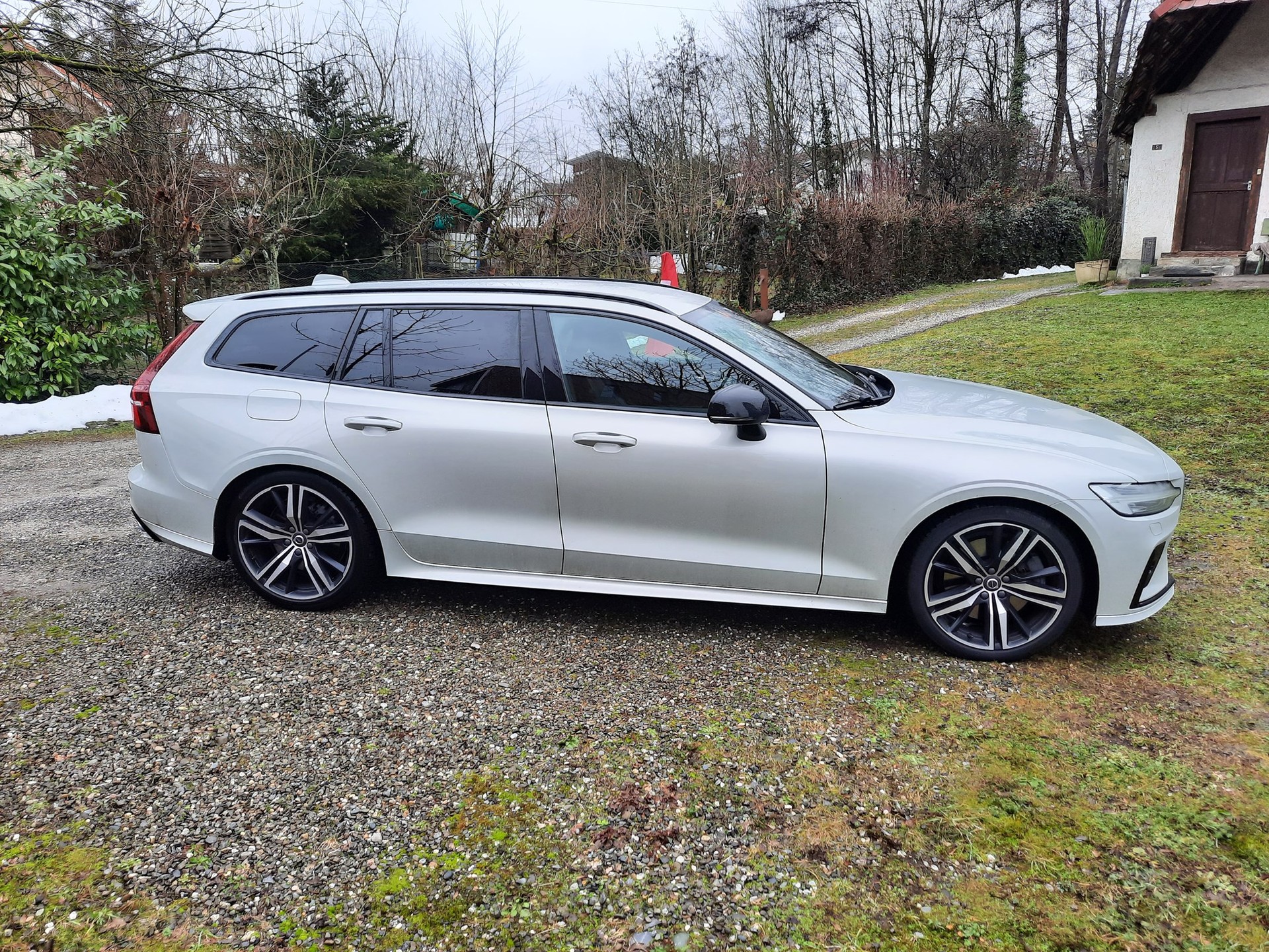 VOLVO V60 T5 R-Design Geartronic-image-1