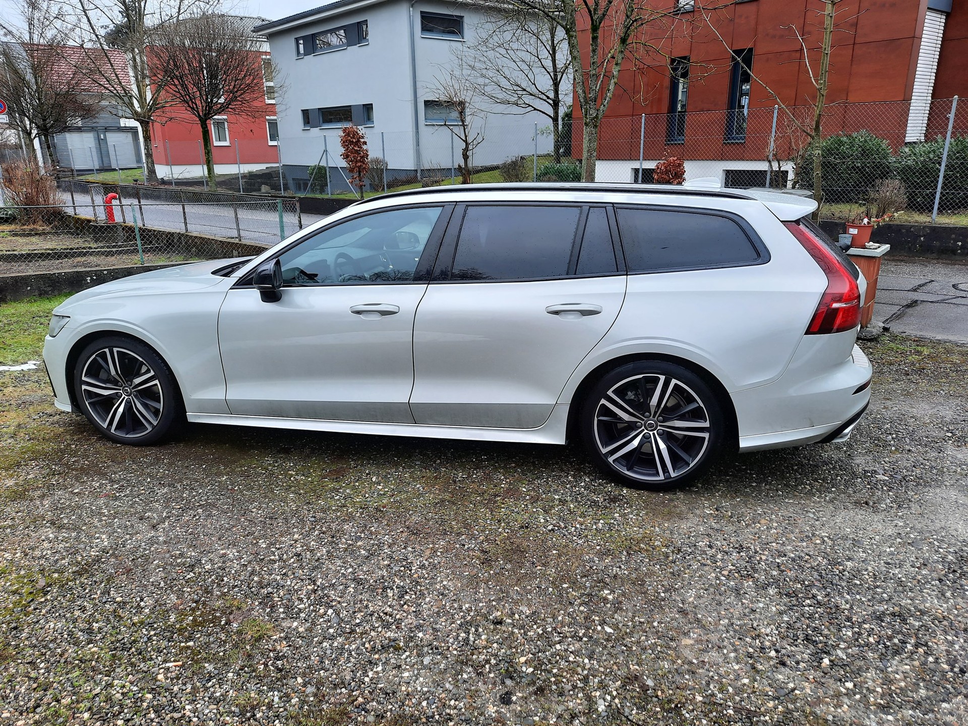 VOLVO V60 T5 R-Design Geartronic-image-2