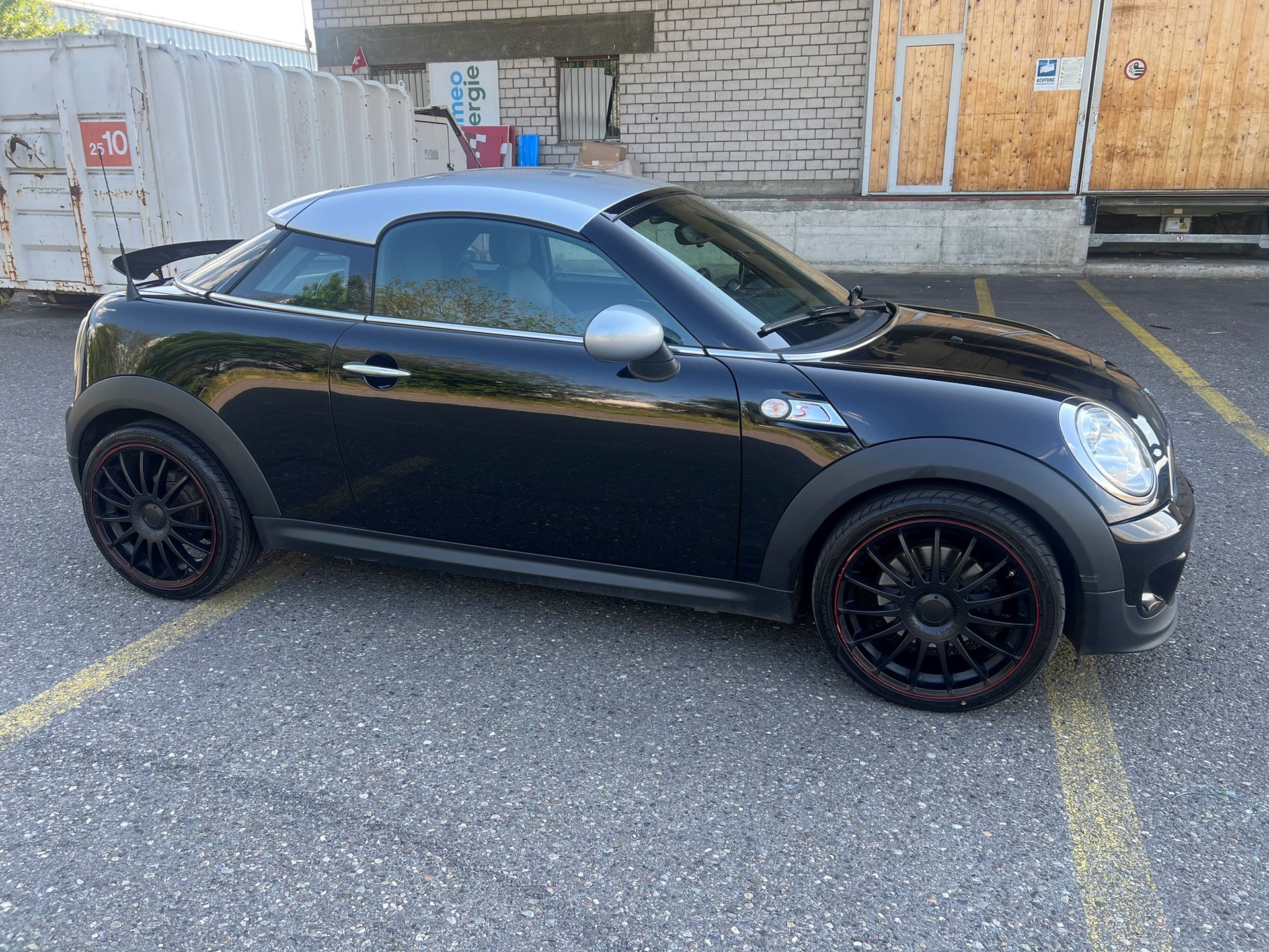 MINI Cooper S Coupé-image-2