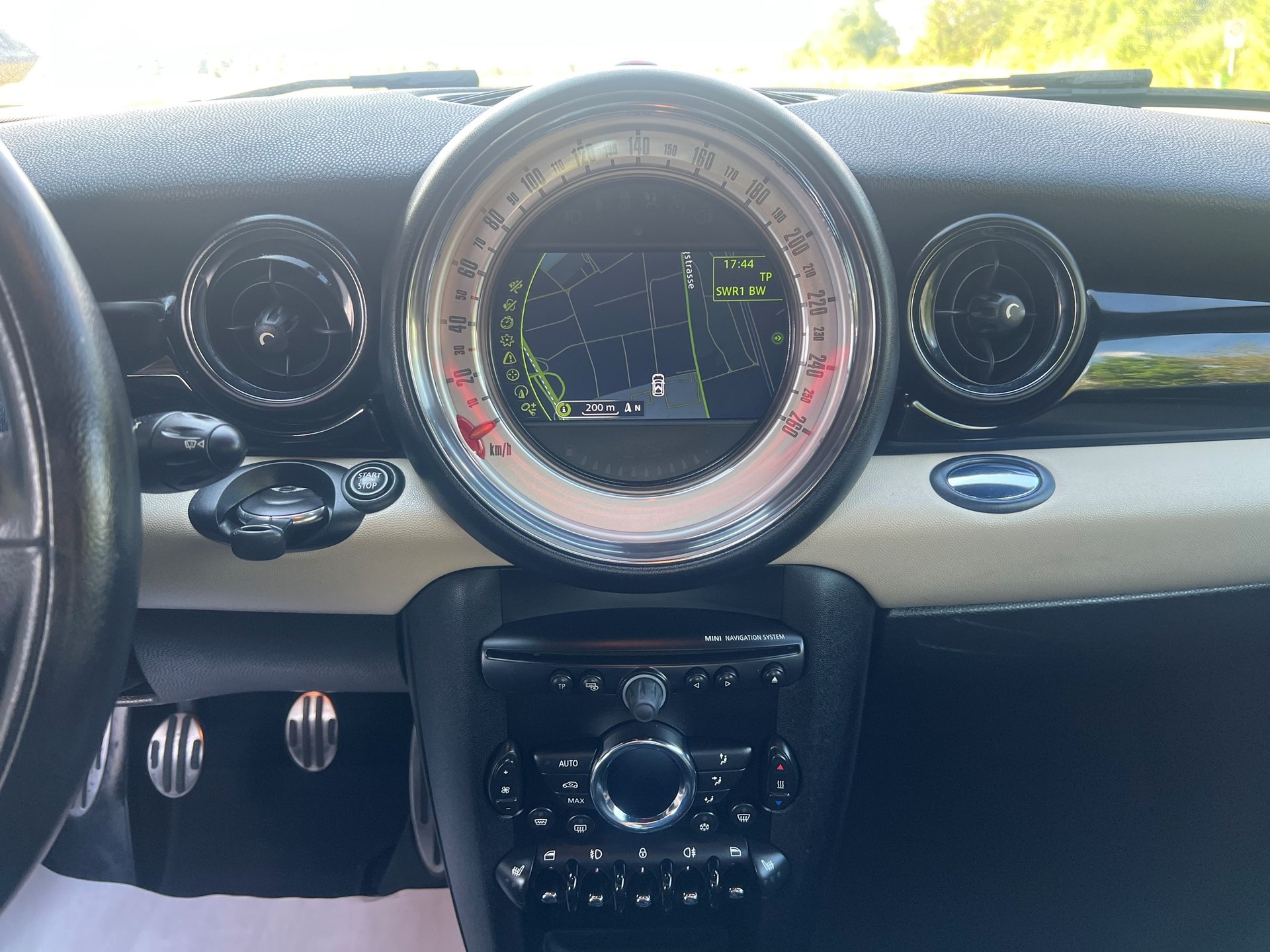 MINI Cooper S Coupé-image-11